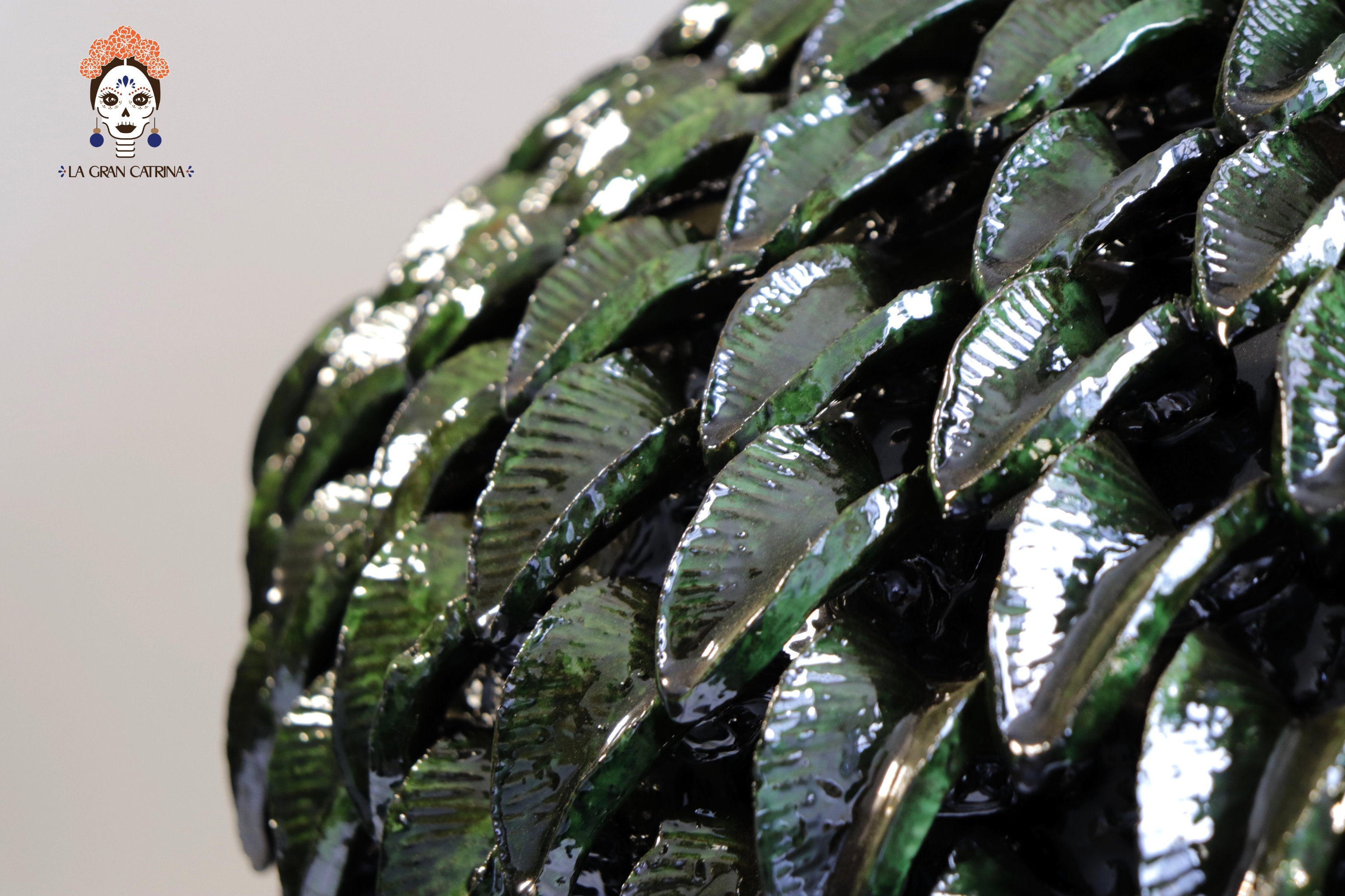 Michoacán Clay Pineapple - 28.3 in. - Green Wide Leaves Juan Gtz