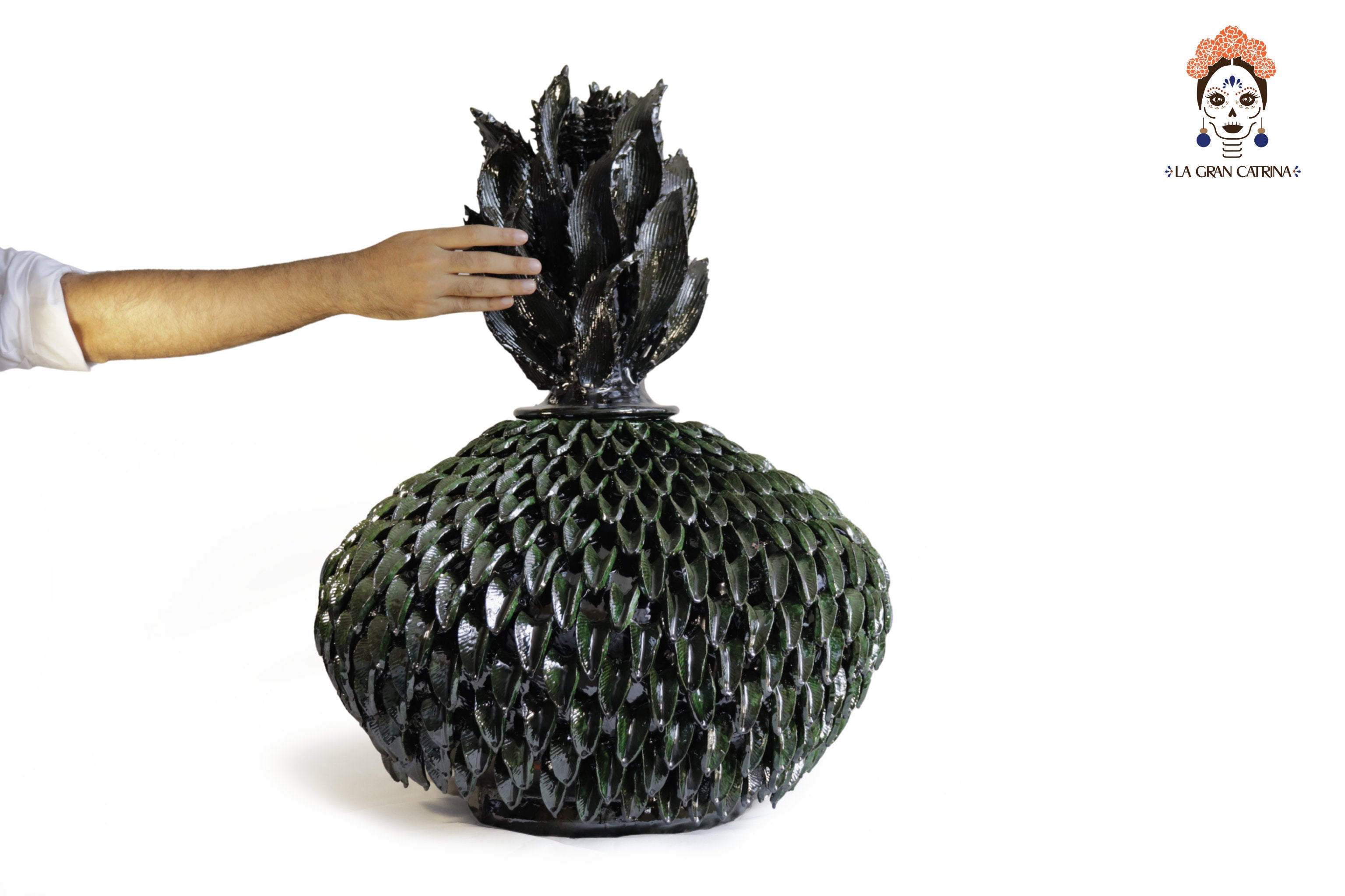 Michoacán Clay Pineapple - 28.3 in. - Green Wide Leaves Juan Gtz
