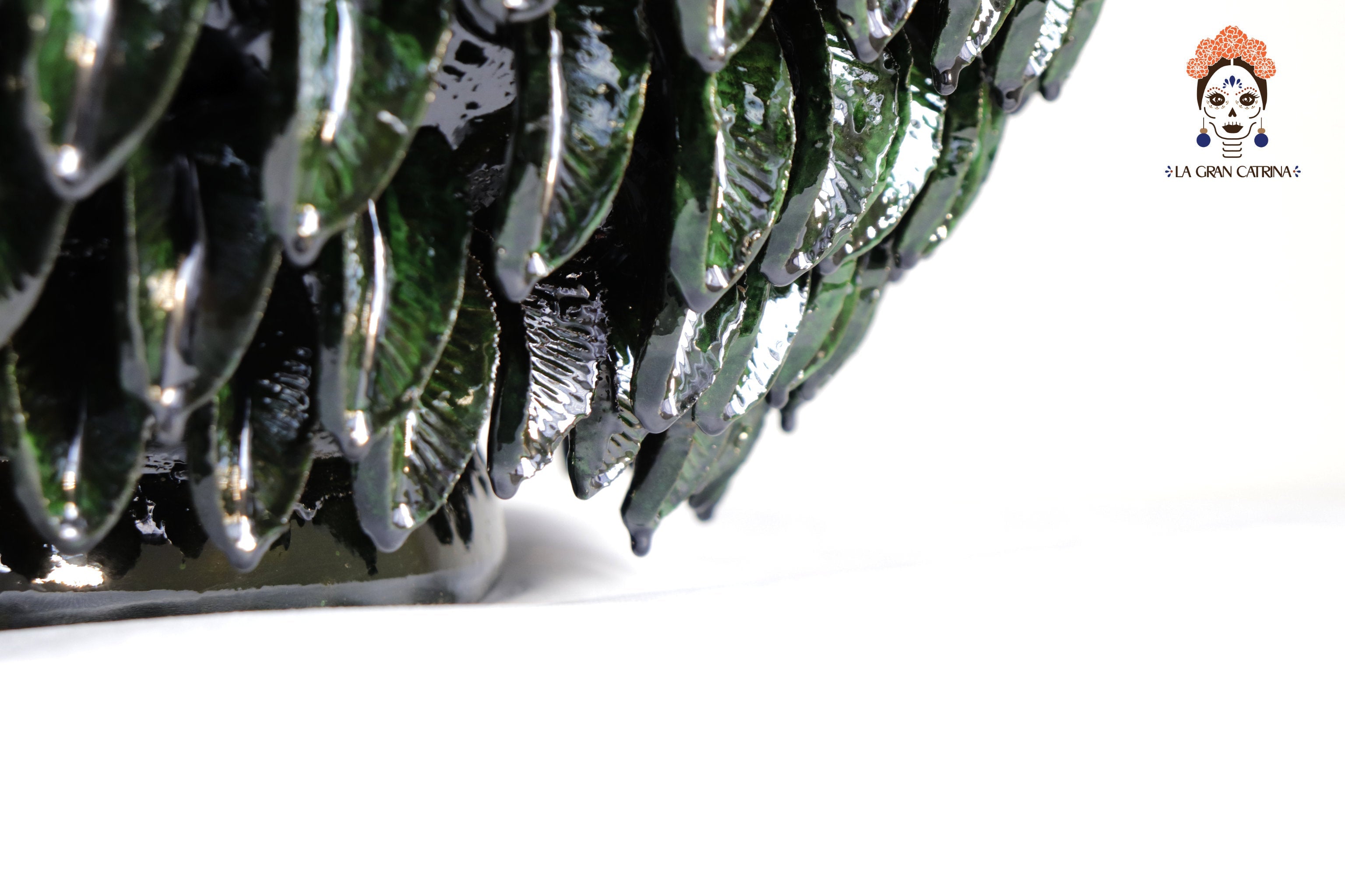 Michoacán Clay Pineapple - 28.3 in. - Green Wide Leaves Juan Gtz