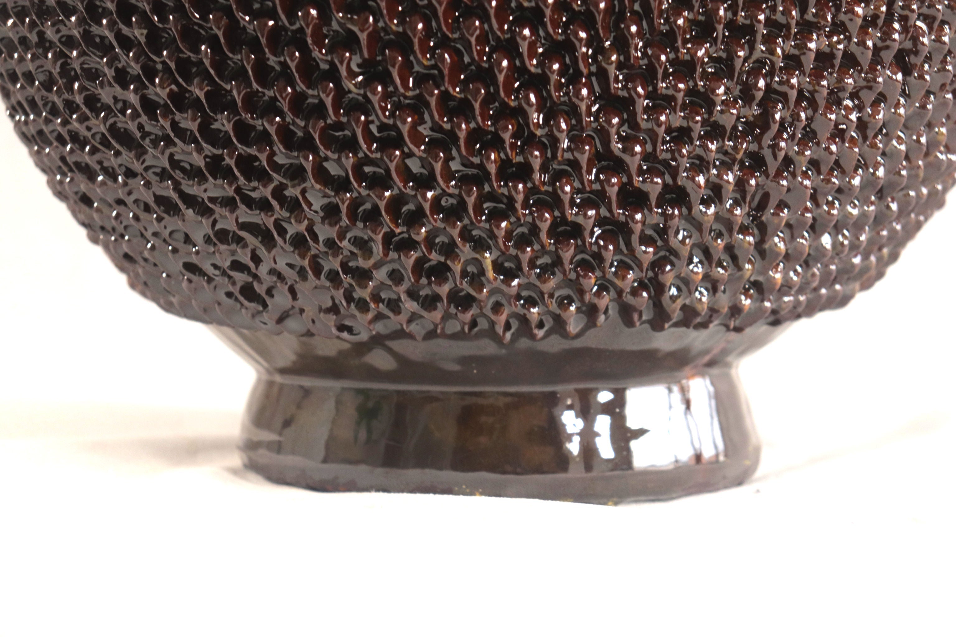 Pineapple with Spikes Brown - 26 in. Juan Gtz