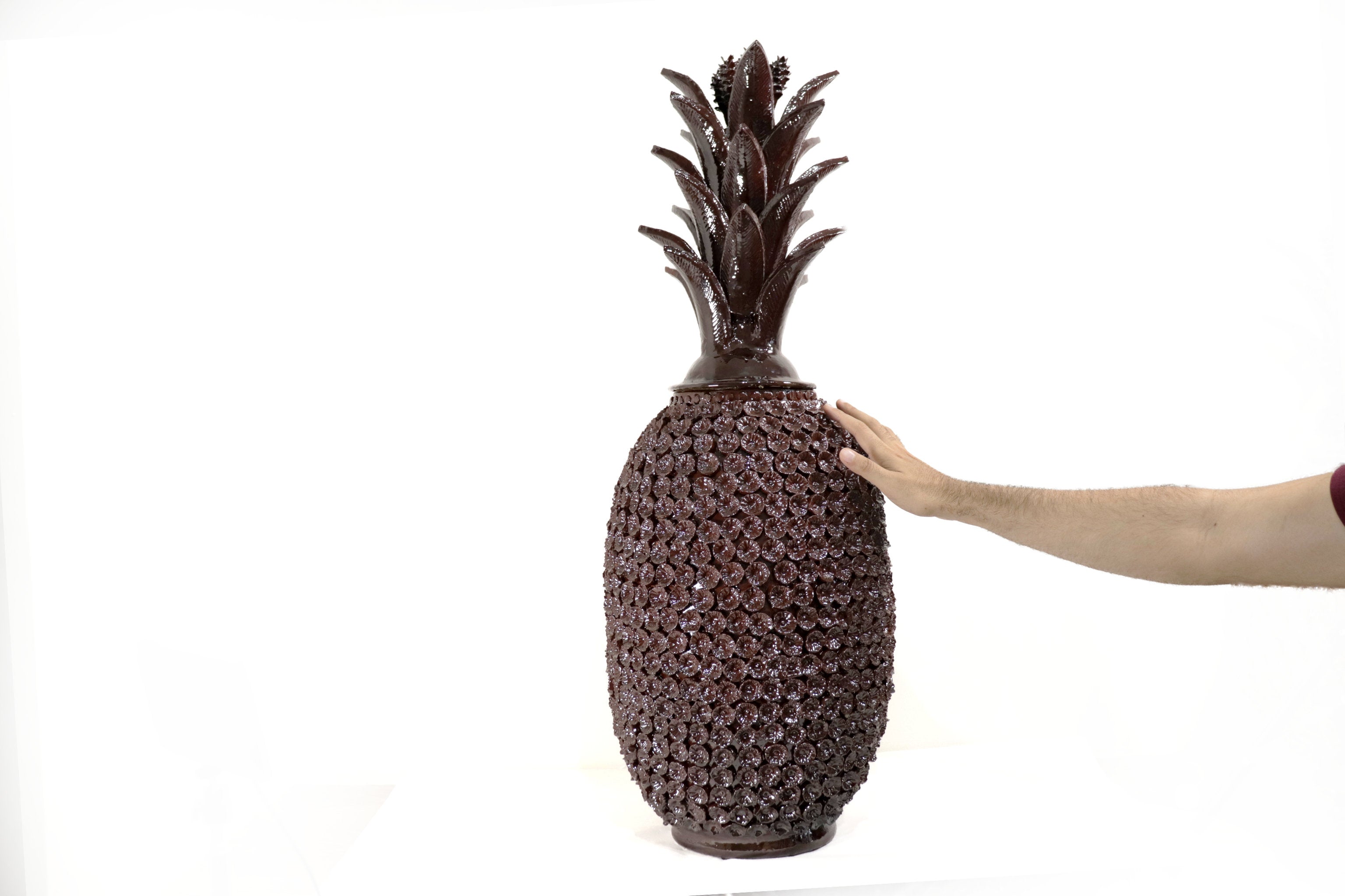 Brown Pineapple with Flowers - 35 in. Juan Gtz