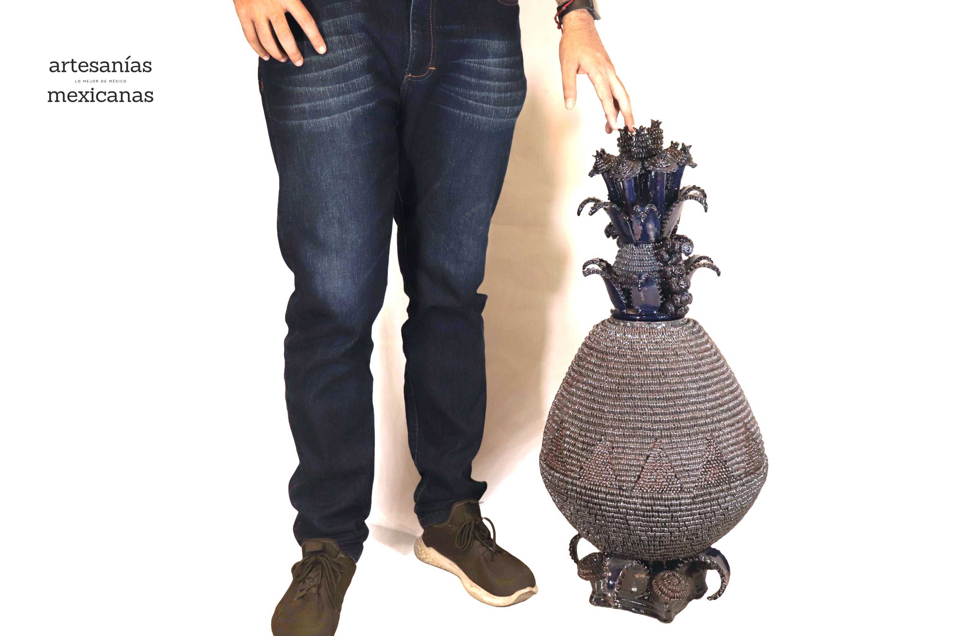 Blue Pineapple of Concurso with Base - 29 in. Juan Gtz
