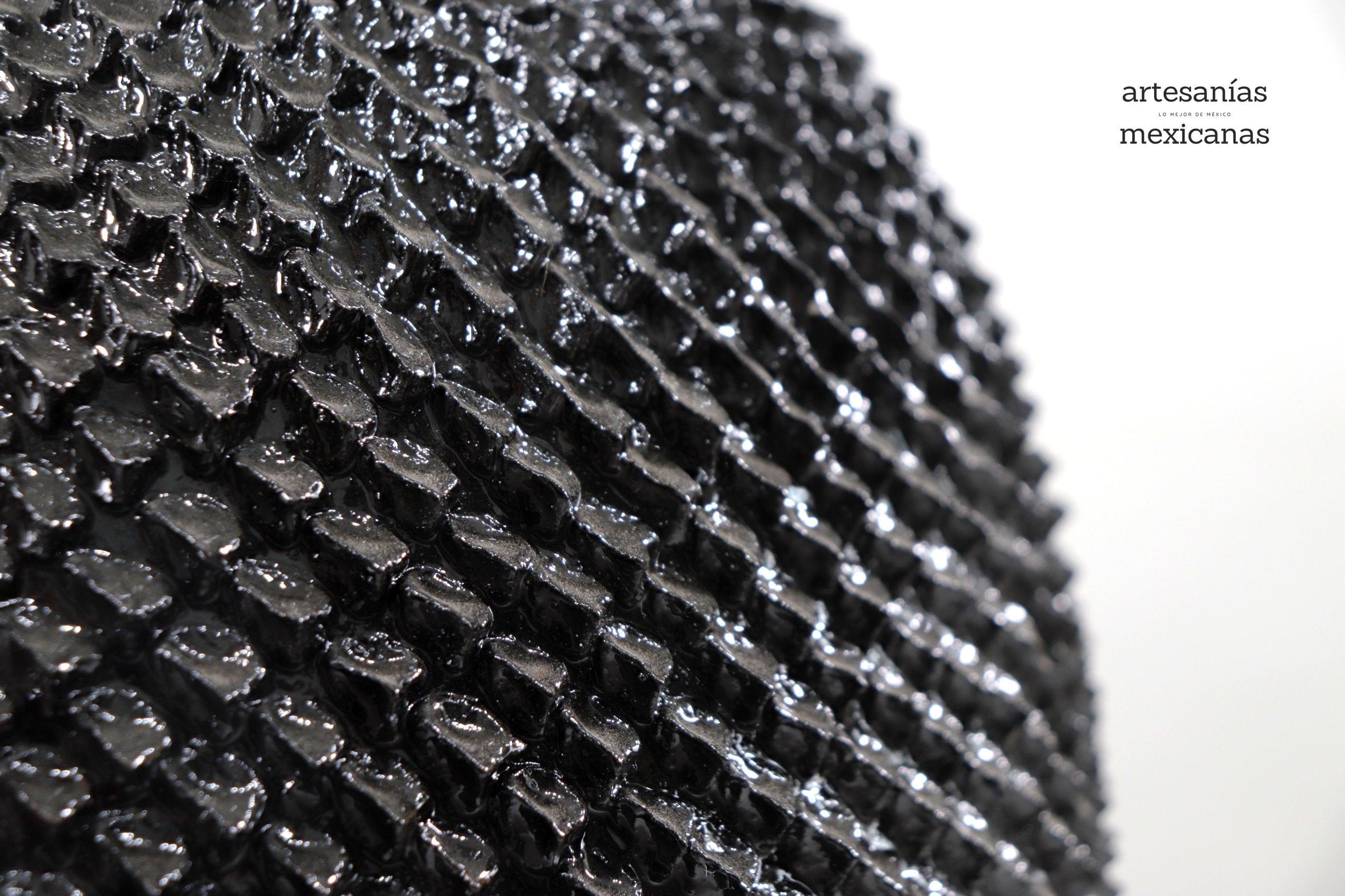 Pineapple black with Spikes - 36 in. Juan Gtz
