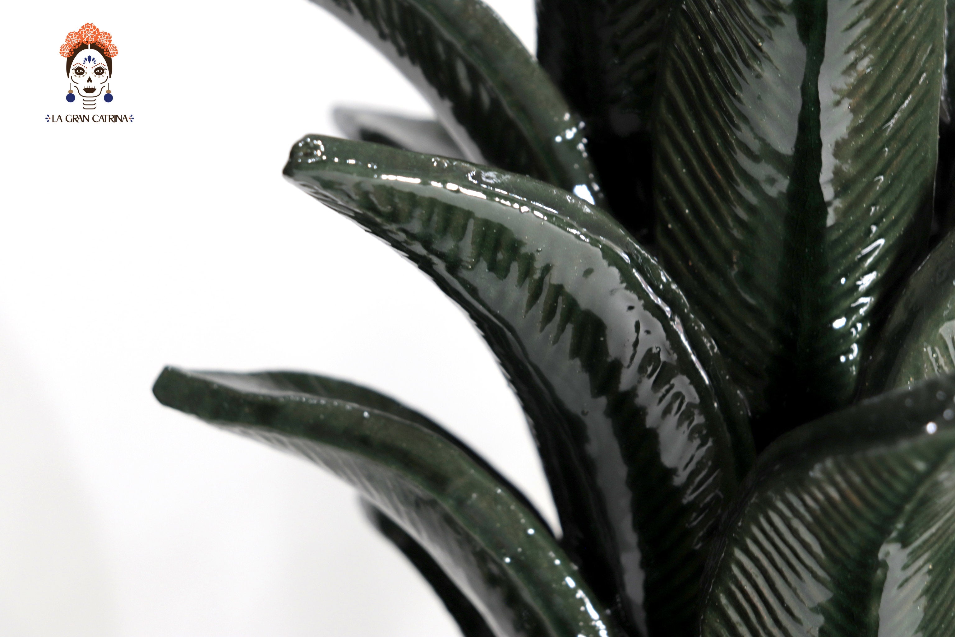 Green Pineapple with Spikes obscuro - 36 in. - Made to Order Juan Gtz