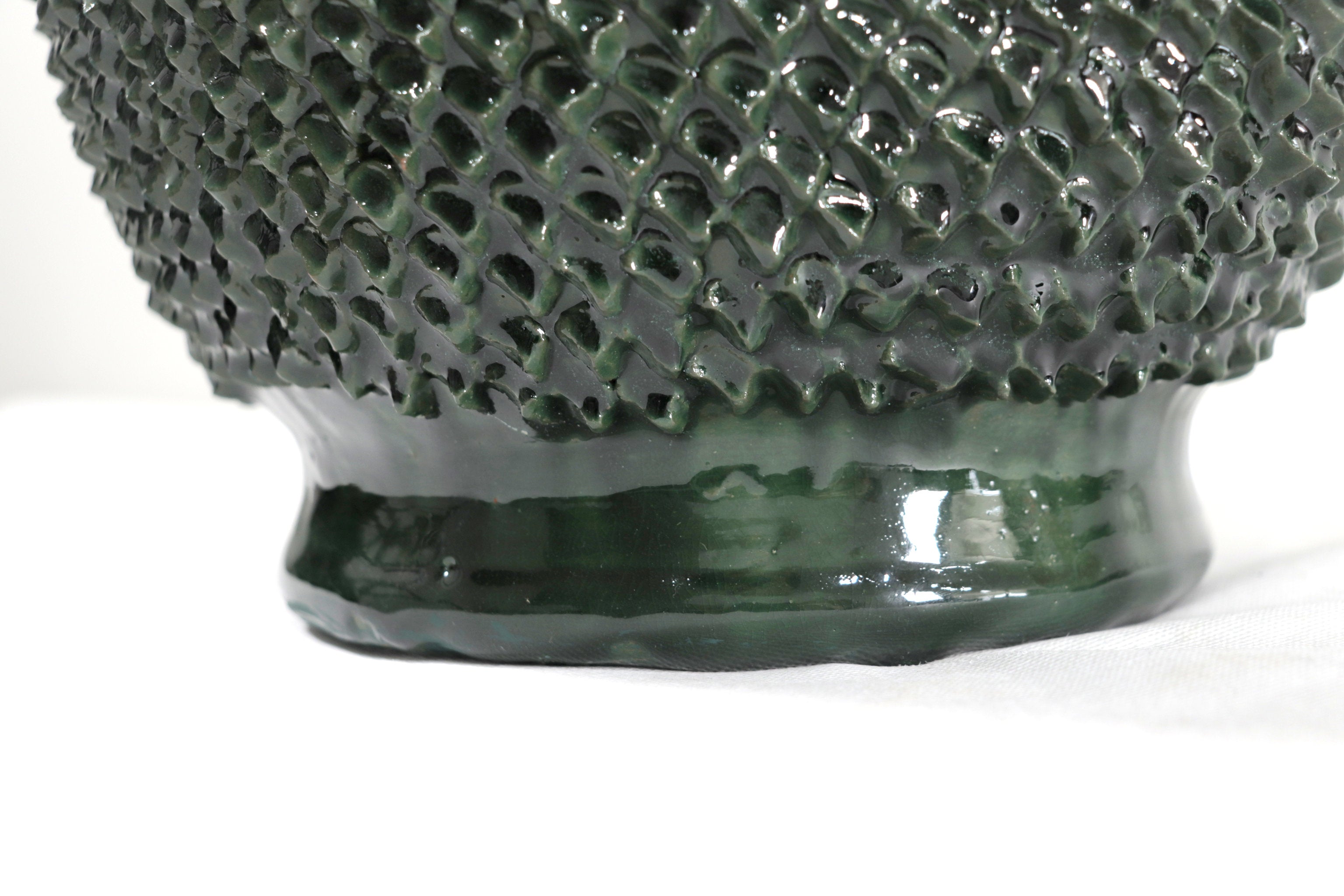 Green Pineapple with Spikes obscuro - 36 in. - Made to Order Juan Gtz