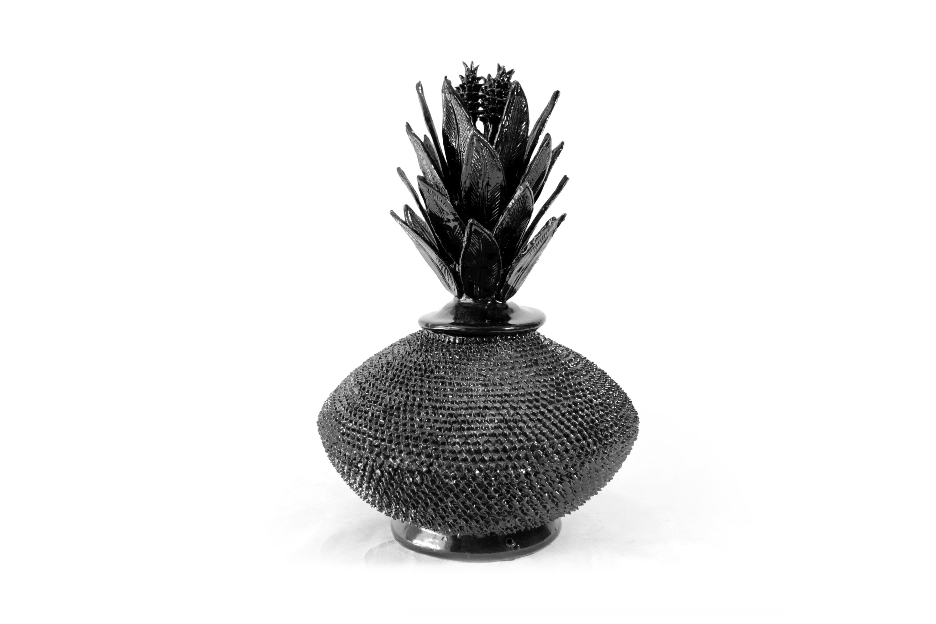 Michoacán Clay Pineapple - Saucer black - 24 in. Juan Gtz
