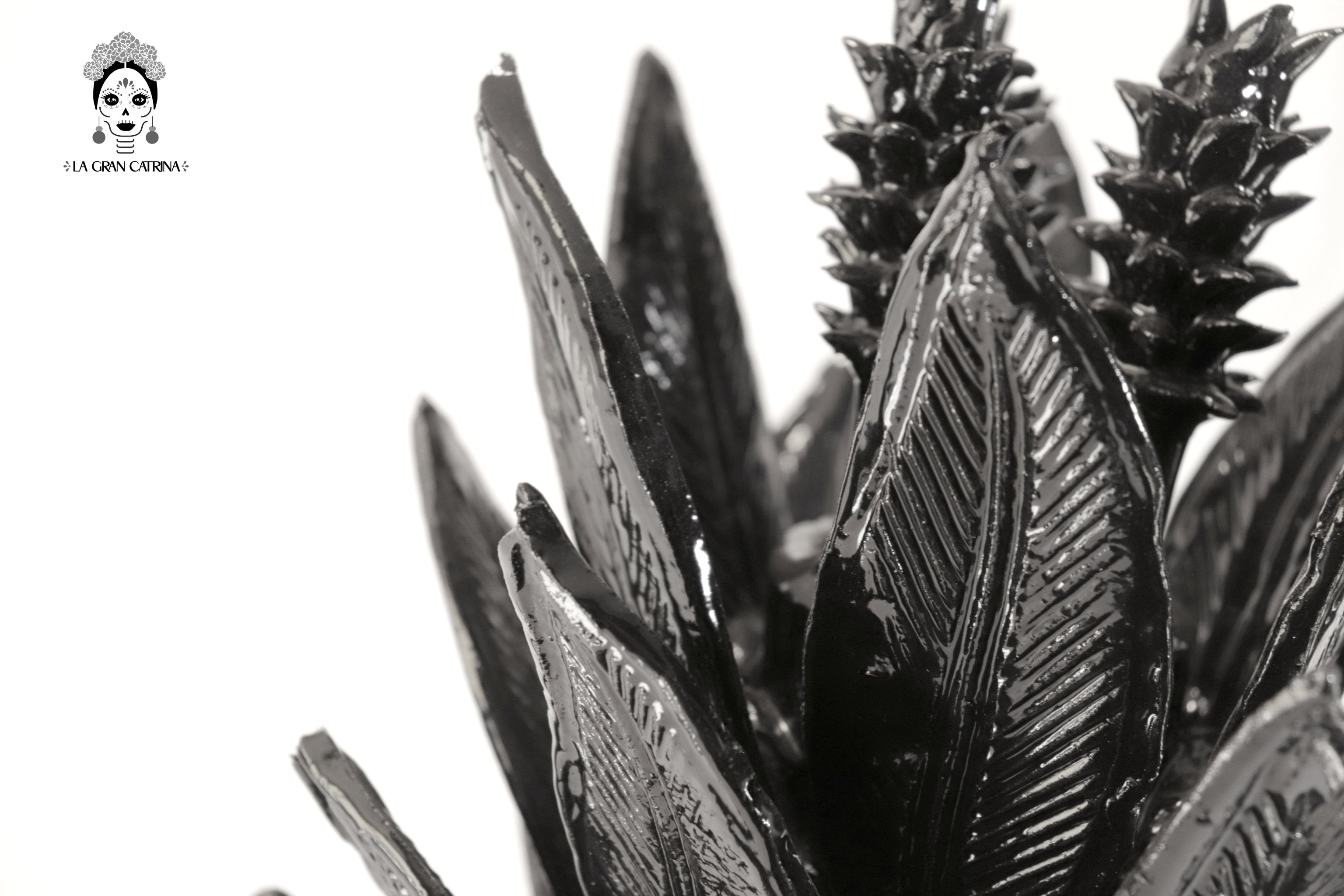 Michoacán Clay Pineapple - Saucer black - 24 in. Juan Gtz