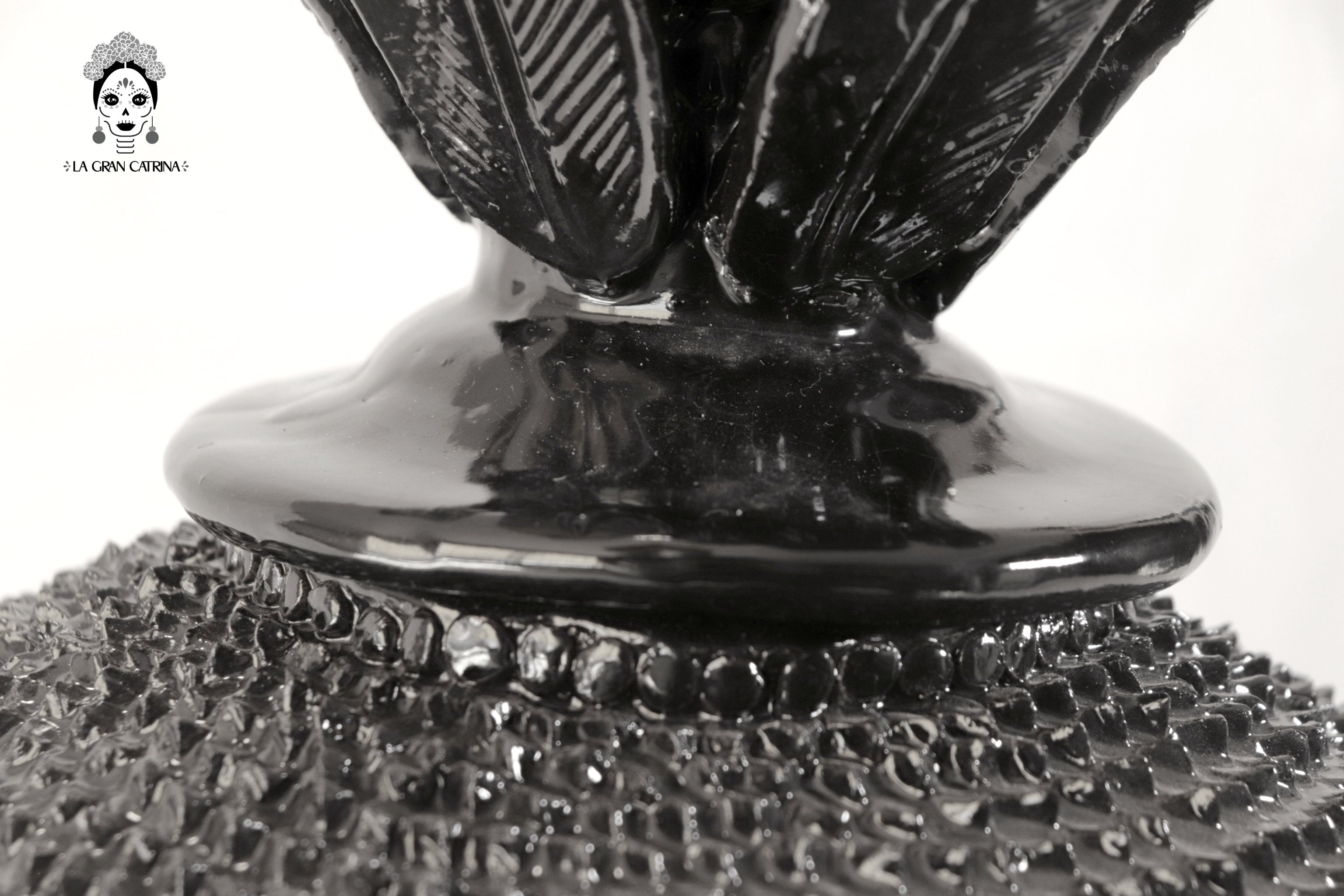Michoacán Clay Pineapple - Saucer black - 24 in. Juan Gtz