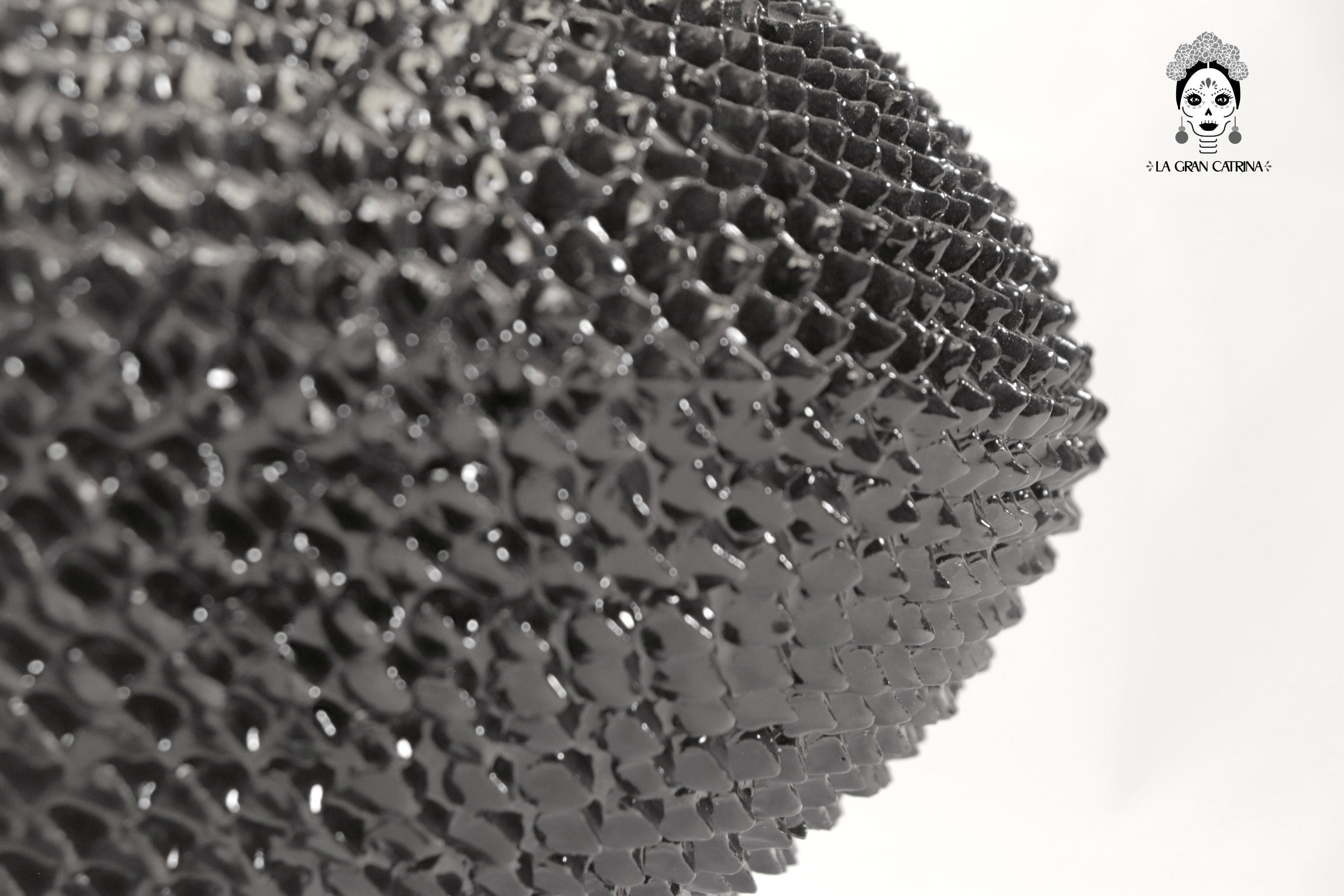Michoacán Clay Pineapple - Saucer black - 24 in. Juan Gtz