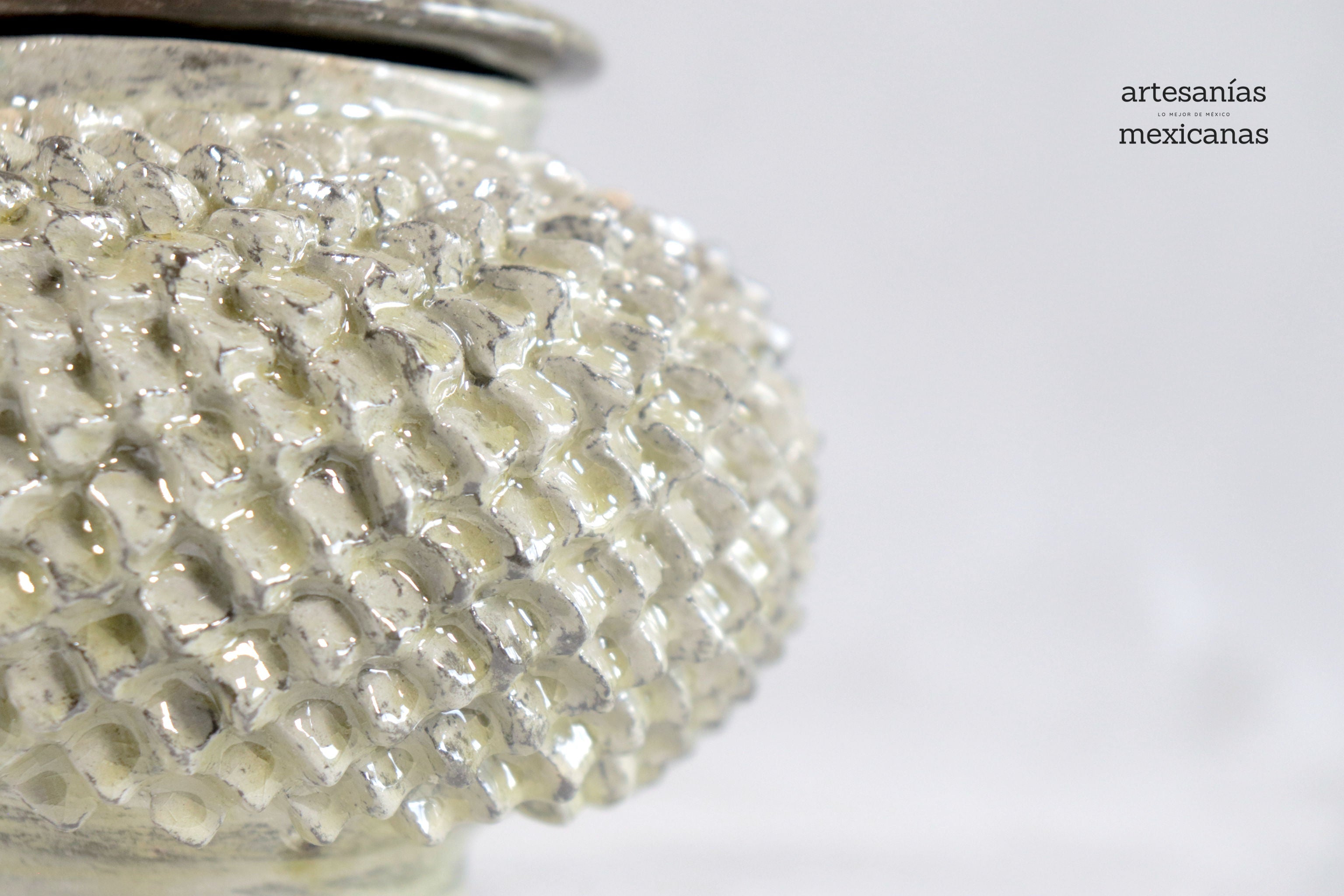 Pineapple Beige with Spikes with Curved Lid - 8.5 in. - in. Production Juan Gtz