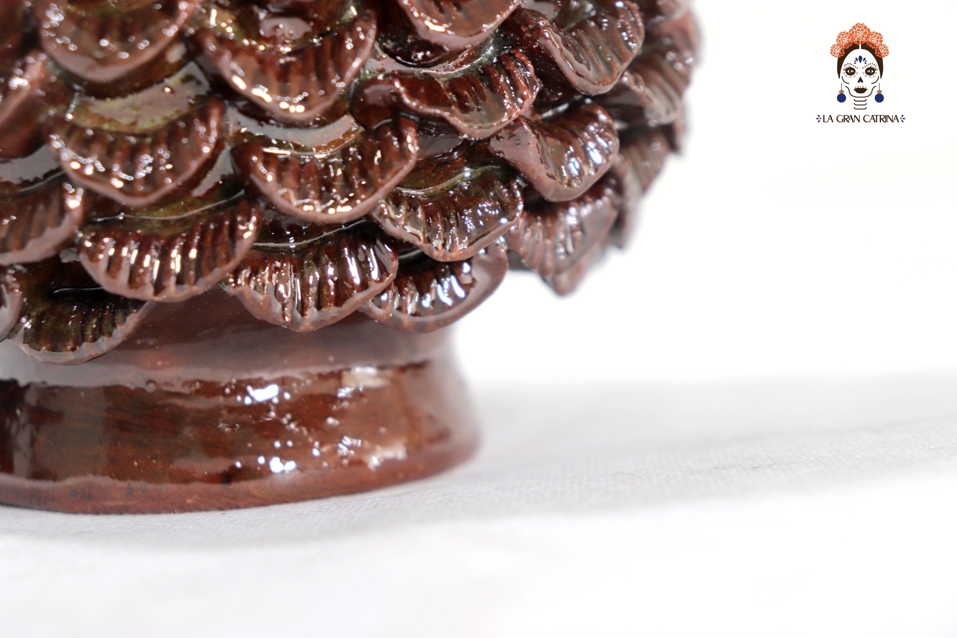 Small Brown Pineapple with Petals - 8.5 in. - Made to Order Juan Gtz