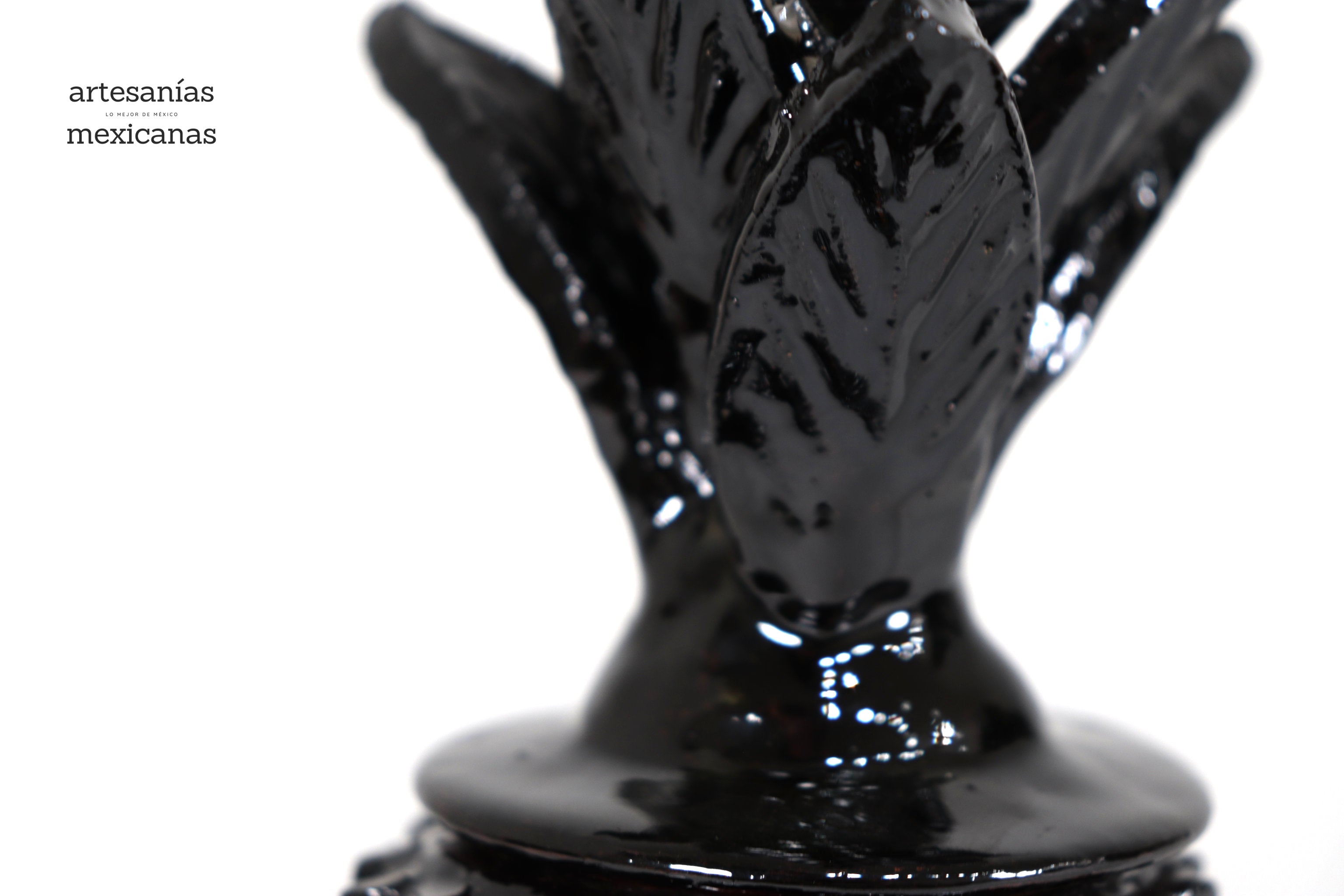 Pineapple black Glazed Clay - 7.7 in. Juan Gtz