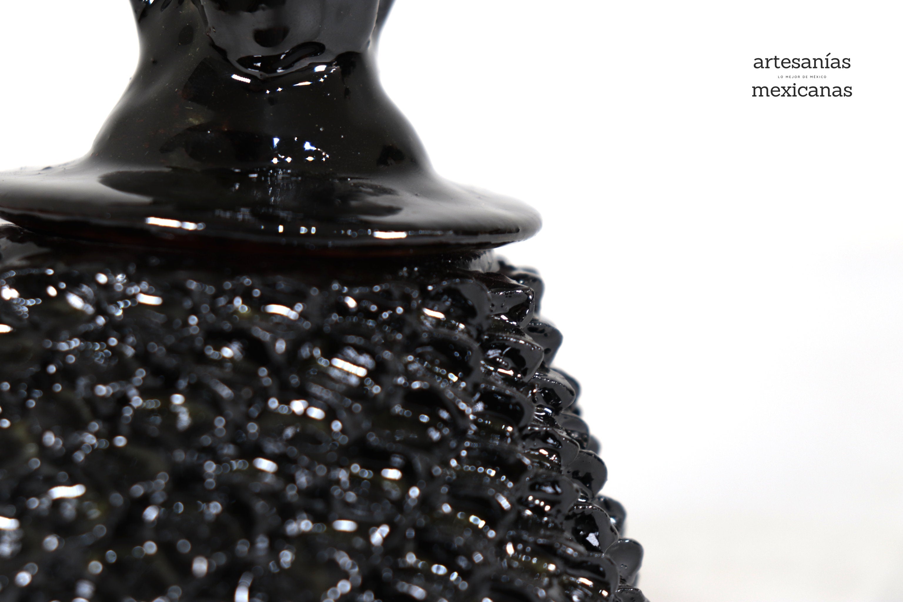 Pineapple black Glazed Clay - 7.7 in. Juan Gtz
