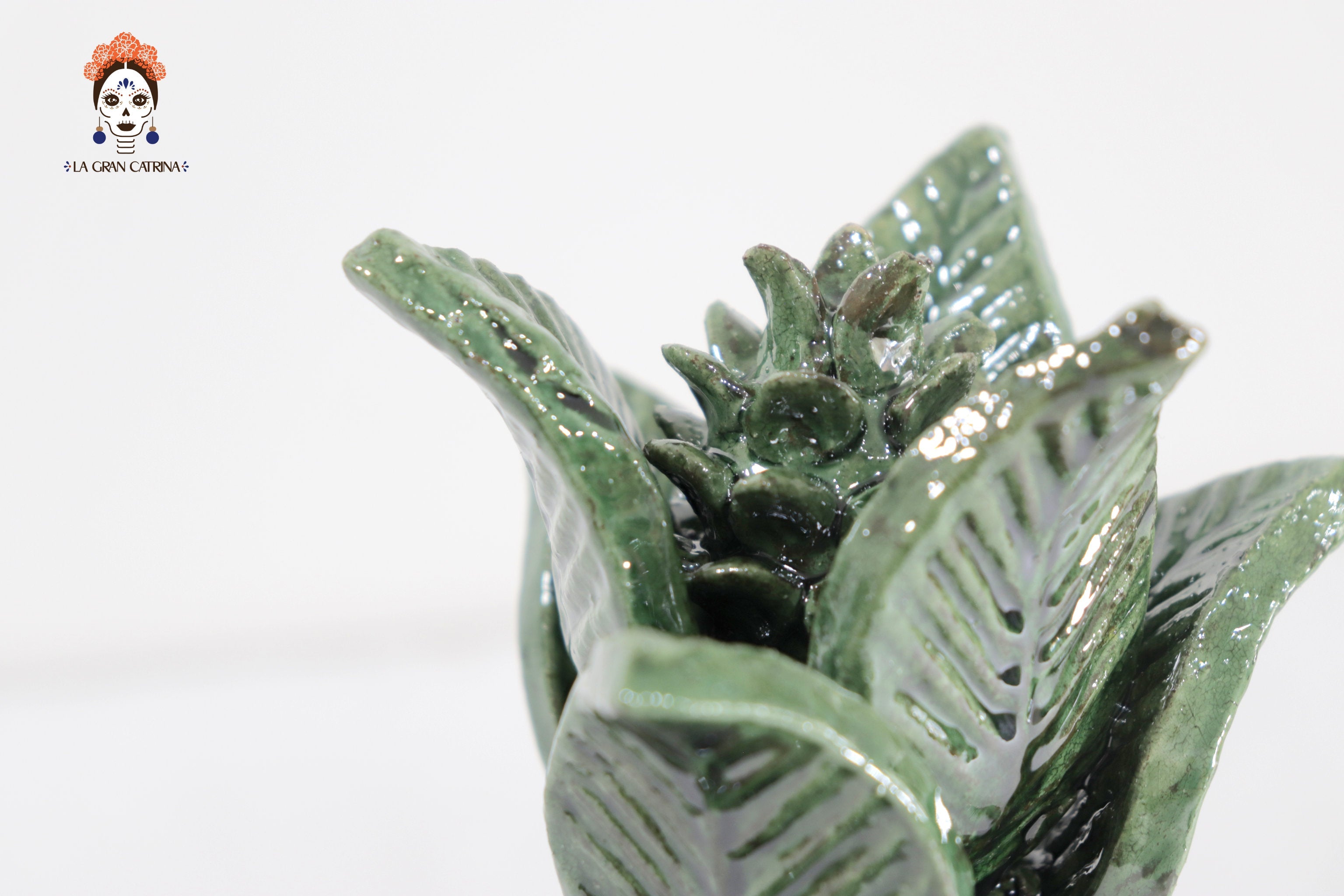Small Green Pineapple with Petals - 8.5 in. - Wholesale Only Juan Gtz