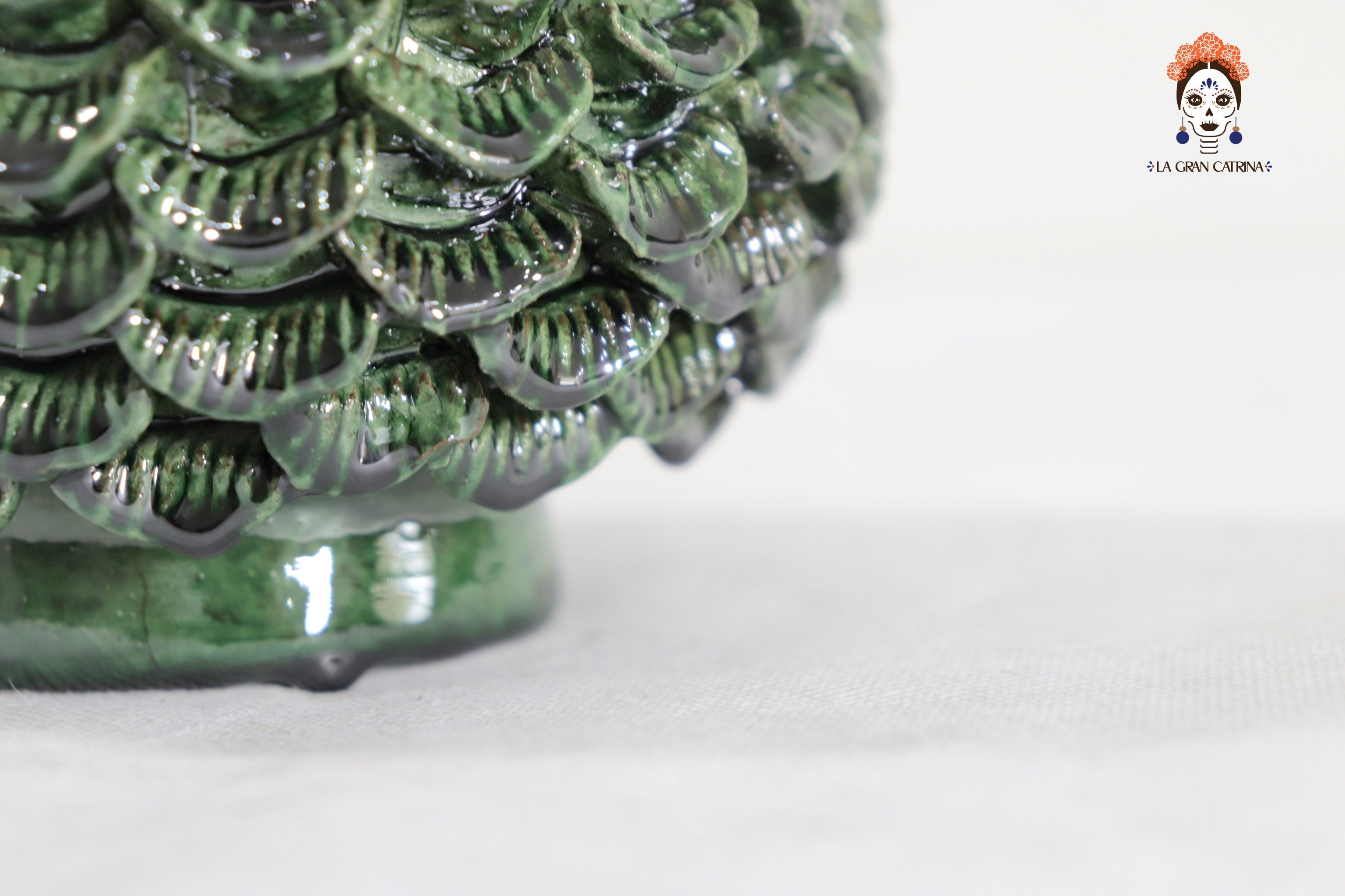 Small Green Pineapple with Petals - 8.5 in. - Wholesale Only Juan Gtz