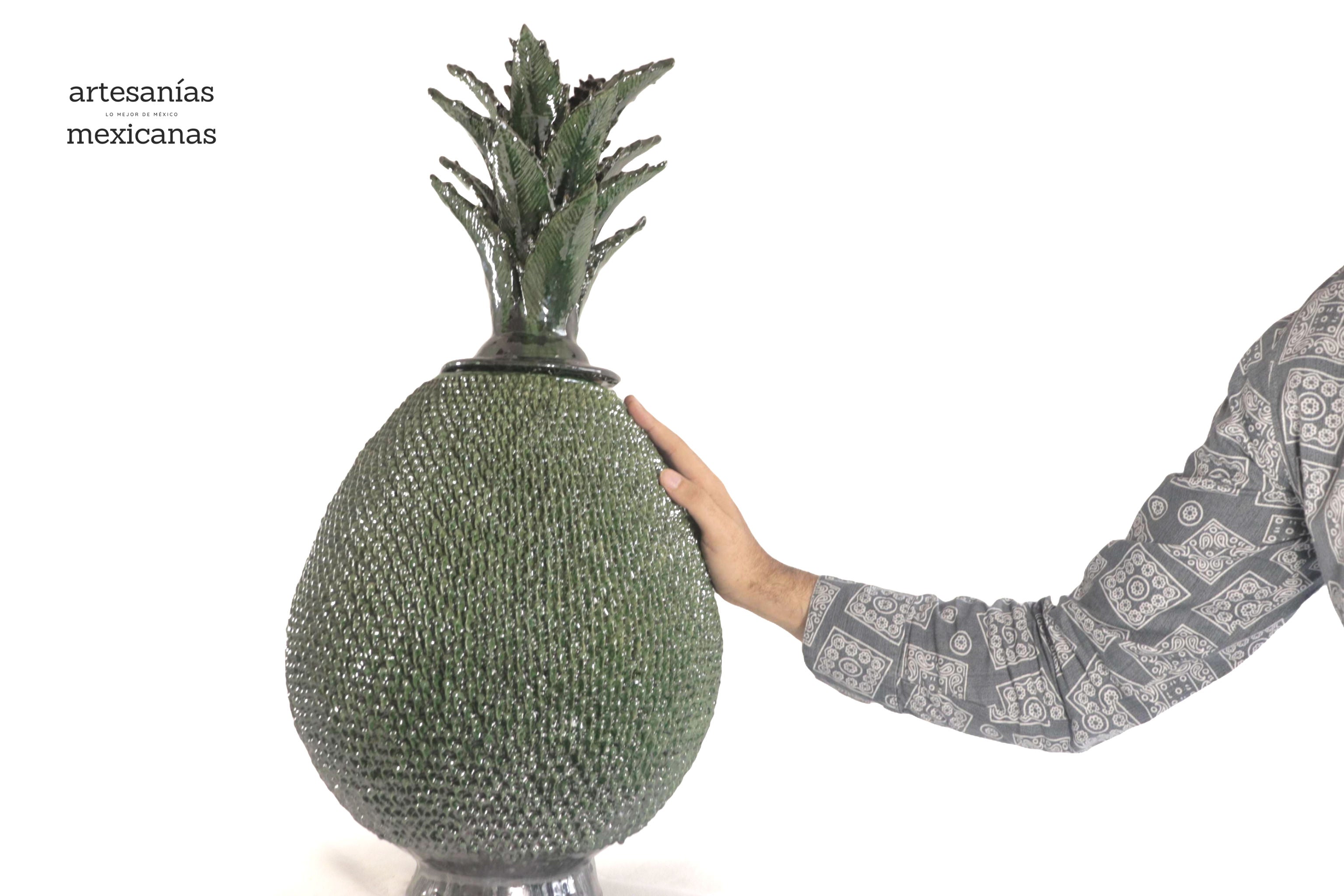 Pineapple with Spikes Greens - 26 in. Juan Gtz