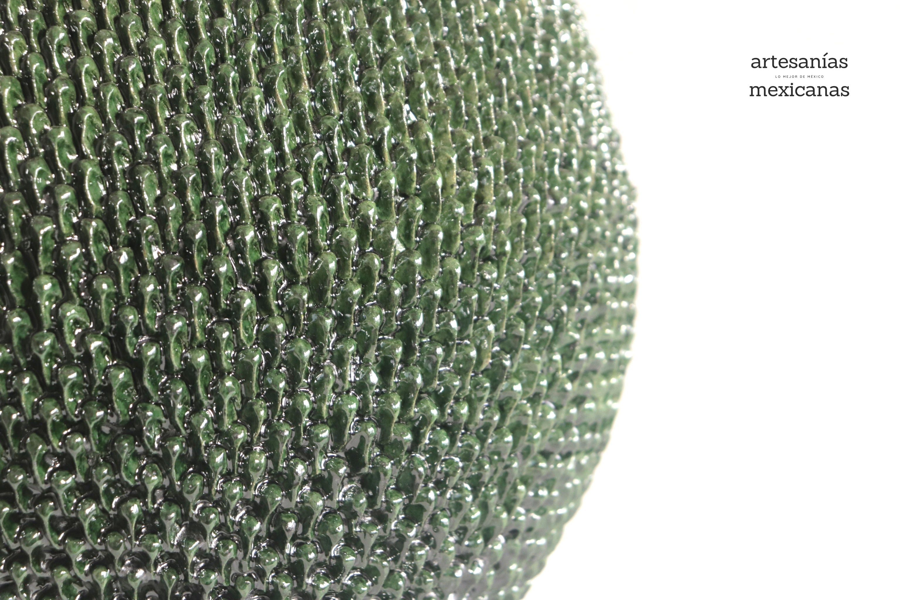 Pineapple with Spikes Greens - 26 in. Juan Gtz