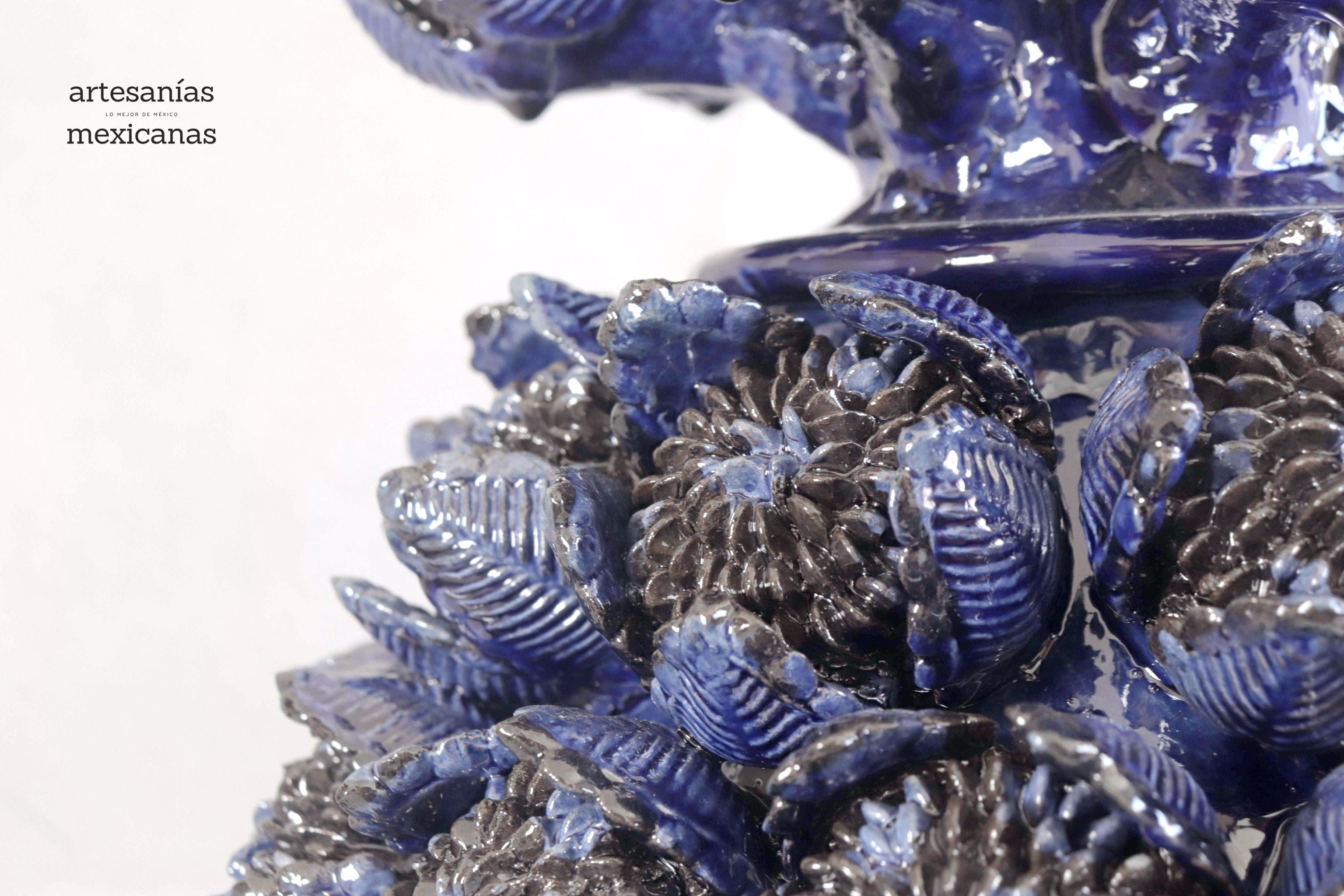Pineapple with Flowers of artichoke Blue - 24 in. Celia SJG