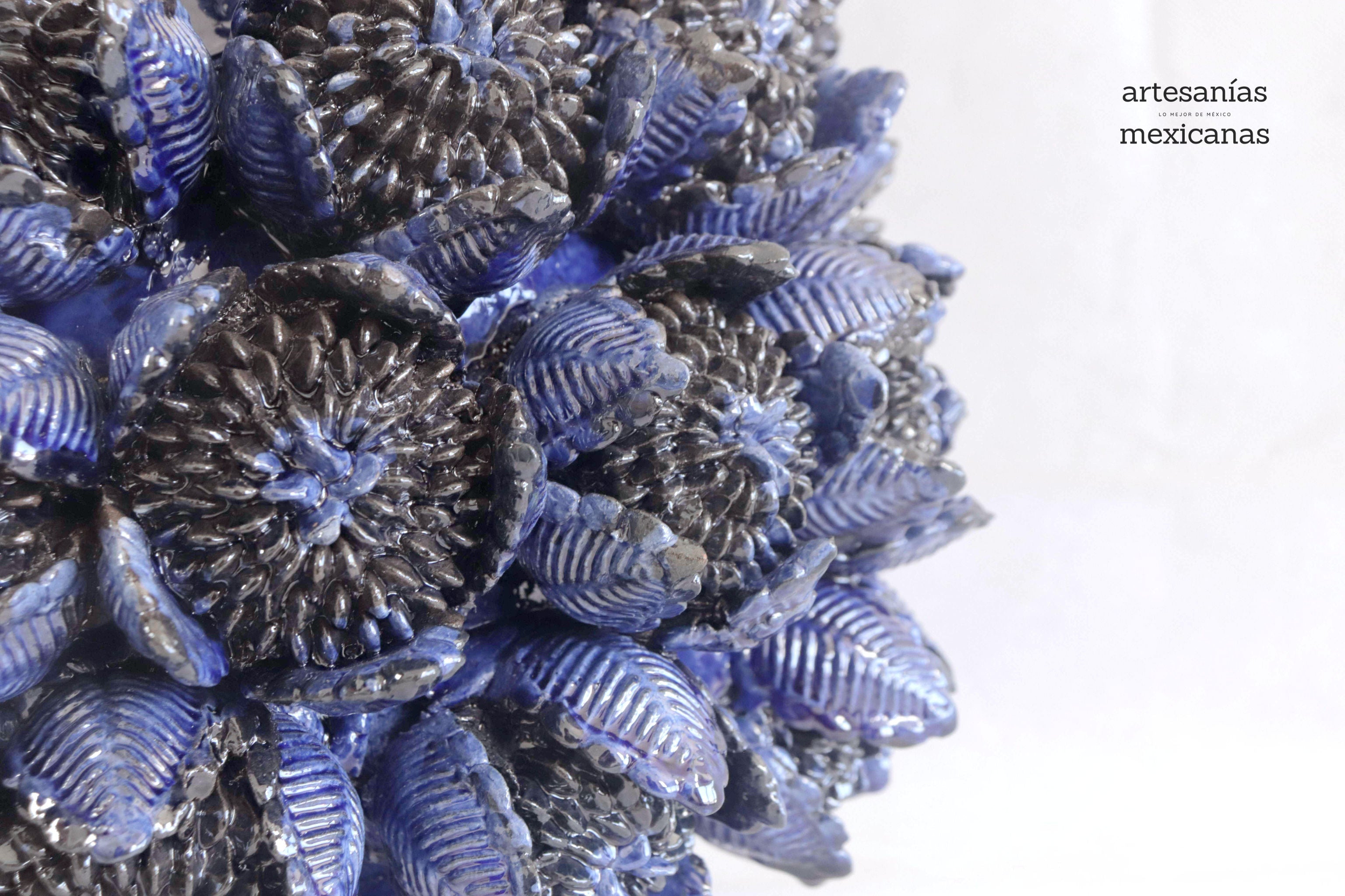 Pineapple with Flowers of artichoke Blue - 24 in. Celia SJG