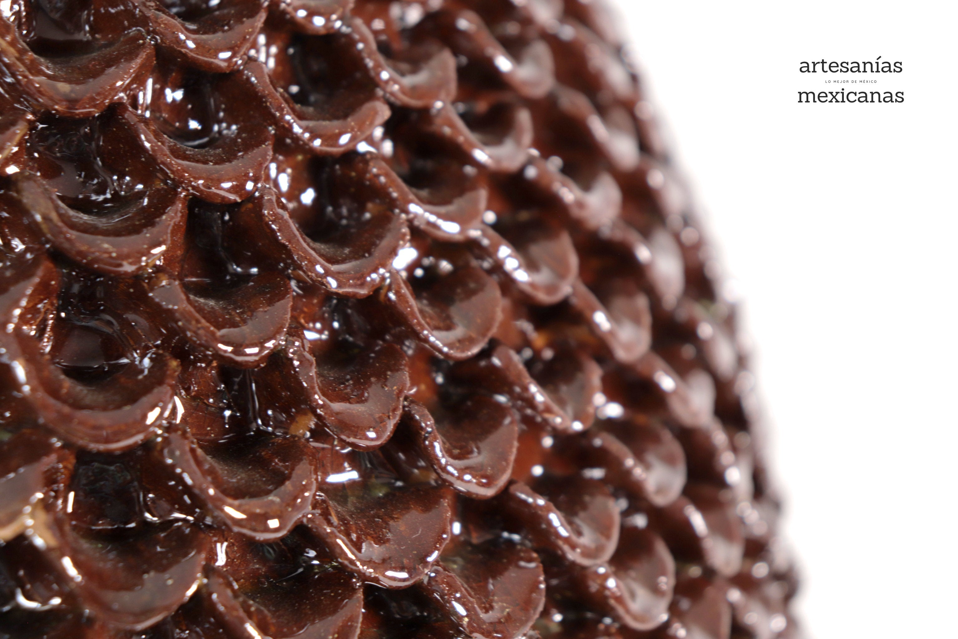 Pineapple with Petals brown - 26 in. Juan Gtz