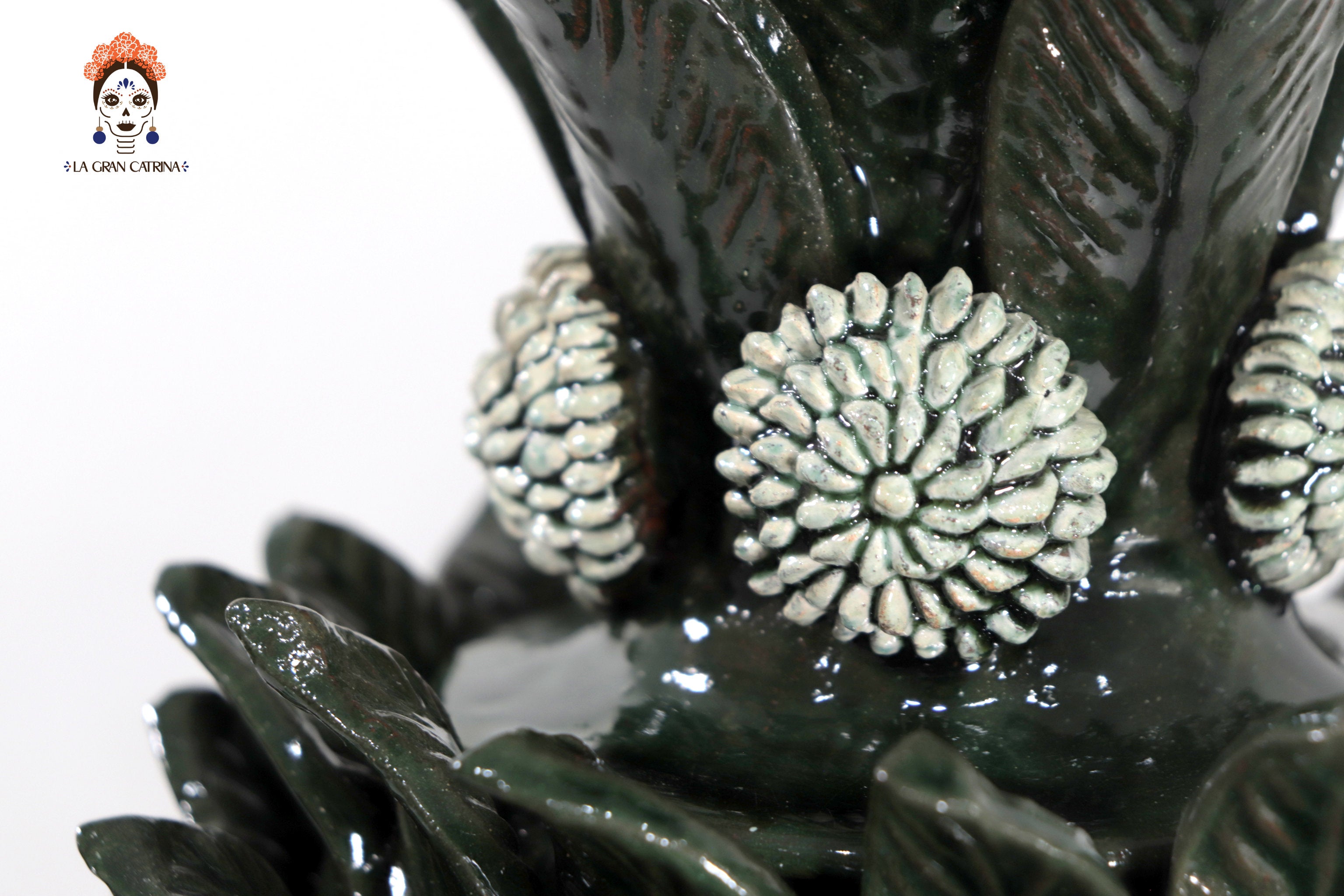 Dark Green Pineapple with Leaves of curved lid - 20 in. Juan Gtz