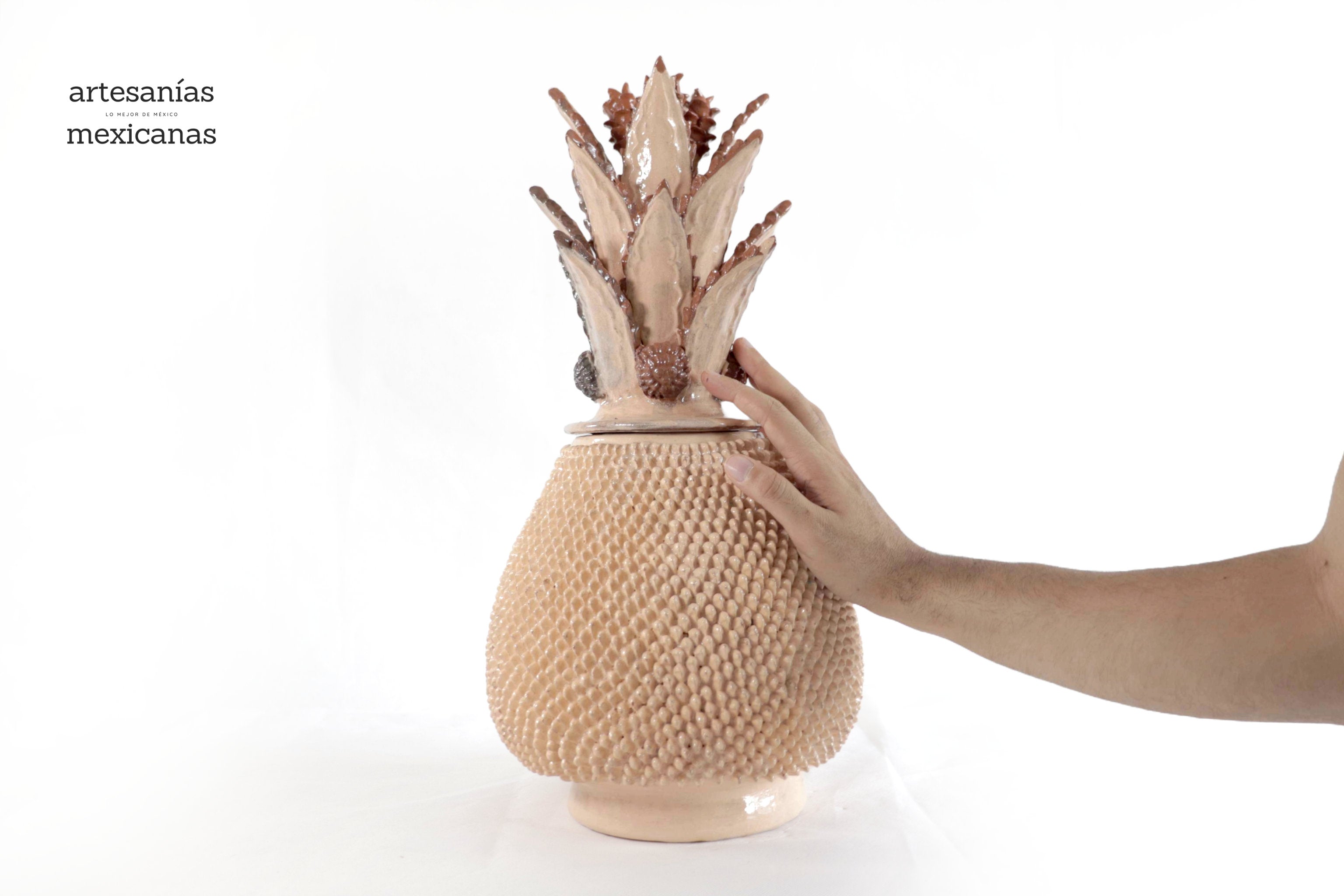 Michoacán Clay Pineapple - Beige with spikes - 19 in. - in. Production Juan Gtz