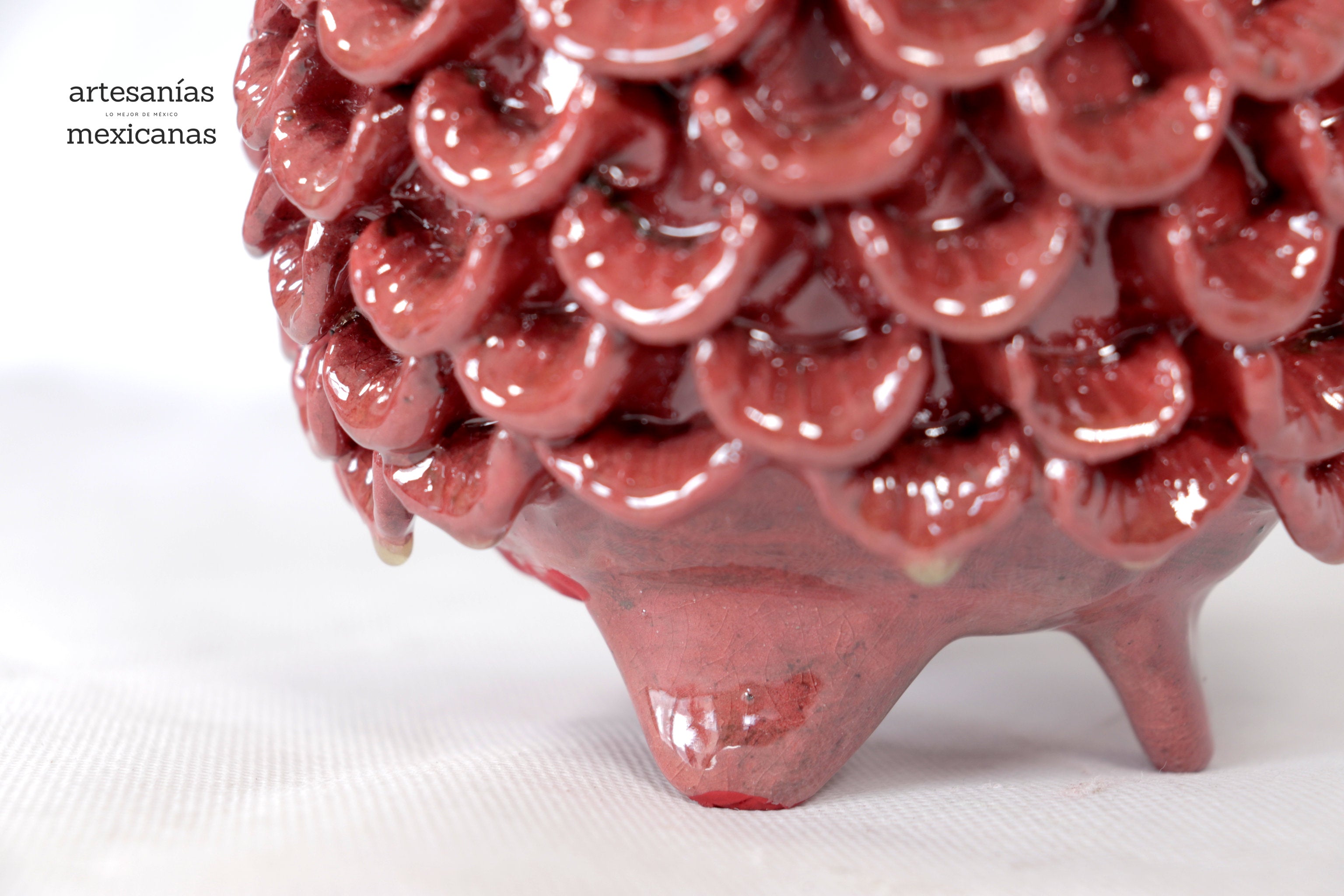 Pineapple with Petals roja Glazed Clay - 11.4 in. Juan Gtz
