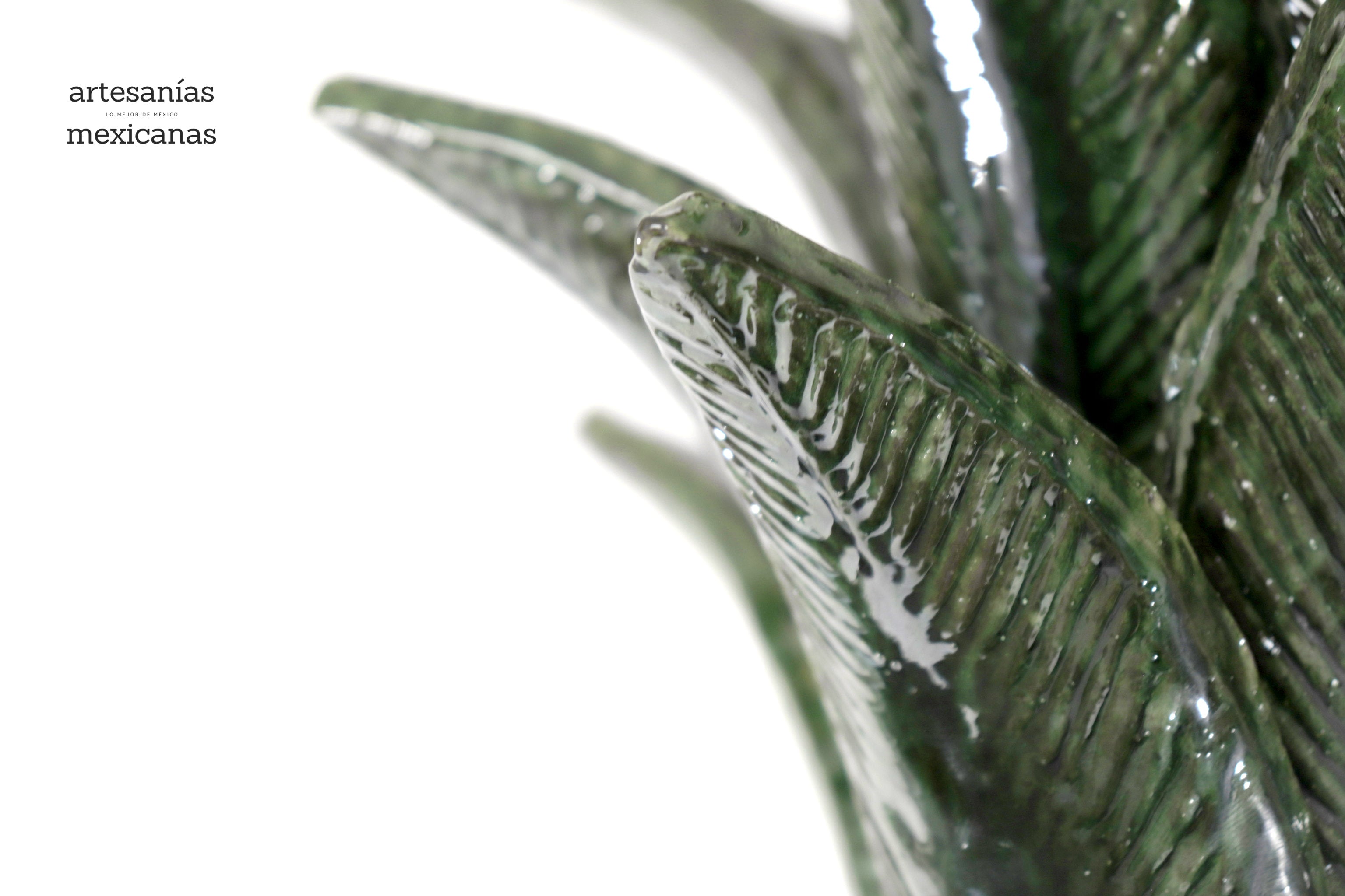 Green Pineapple with Flowers - 35 in. Juan Gtz