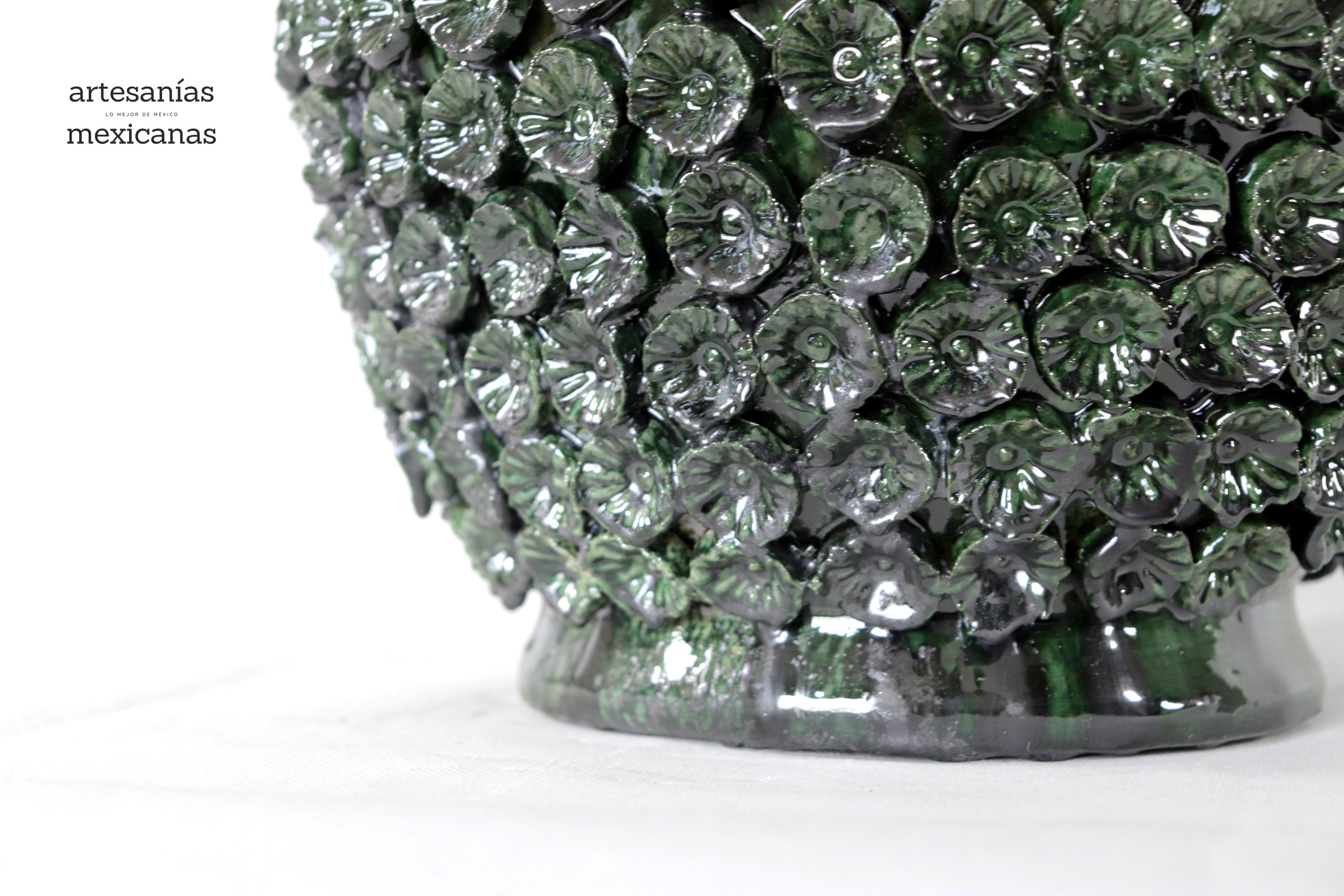 Green Pineapple with Flowers - 35 in. Juan Gtz