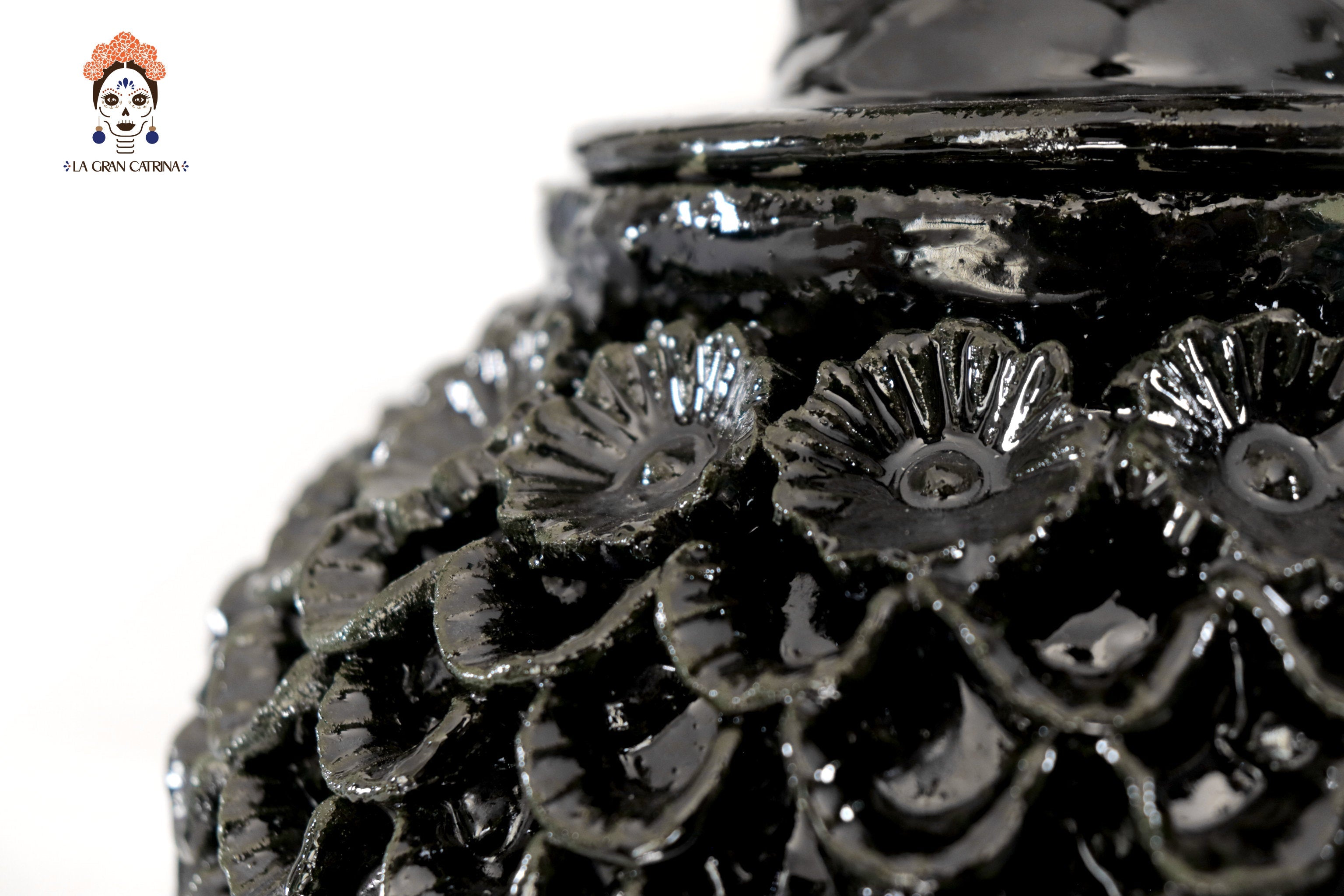 Michoacán Clay Pineapple - Petals and flowers Black - 13 in. - Made to Order Juan Gtz