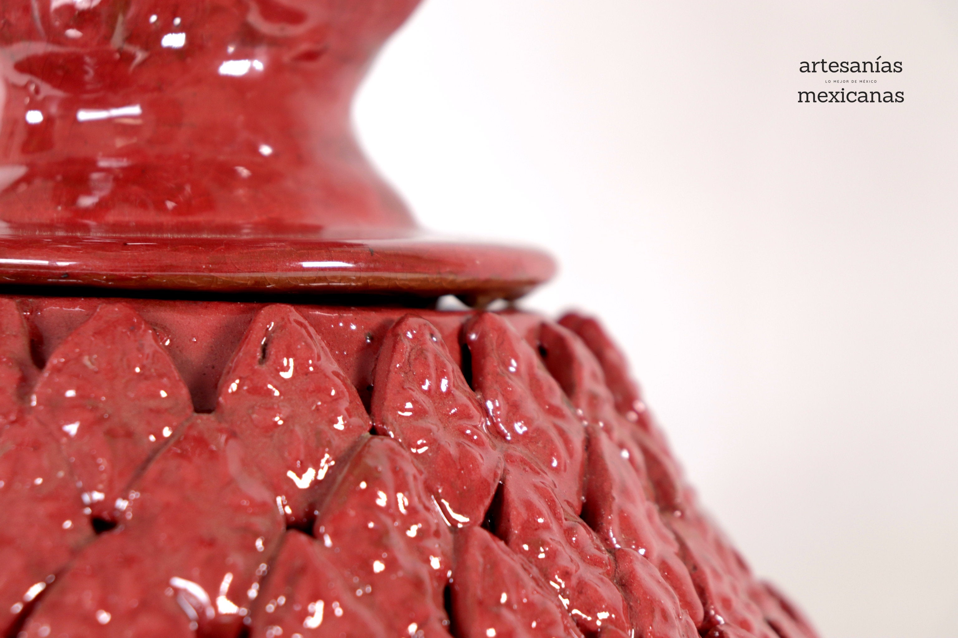 Red Pineapple with Wavy Lid - 16 in. - Made to Order Juan Gtz