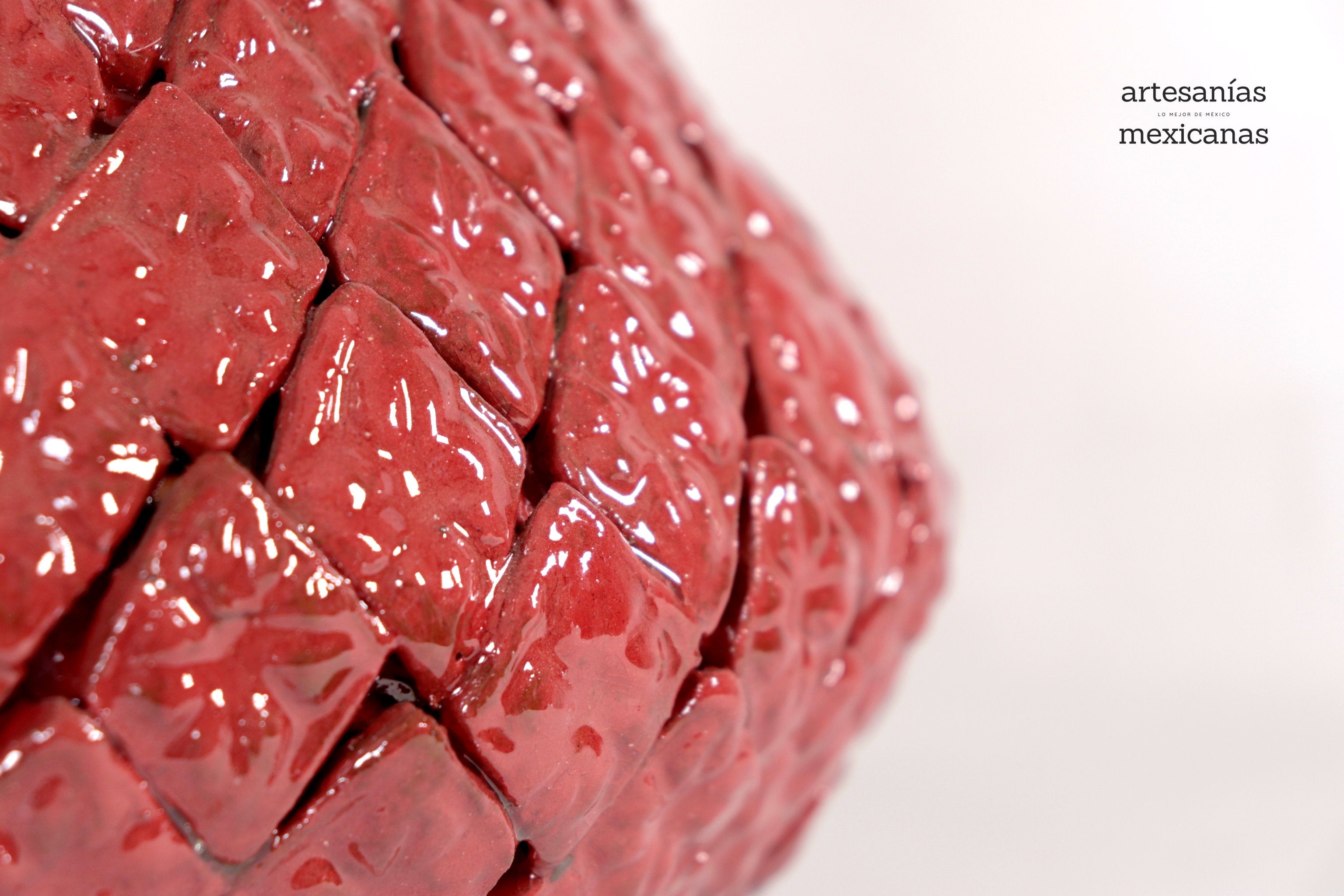 Red Pineapple with Wavy Lid - 16 in. - Made to Order Juan Gtz