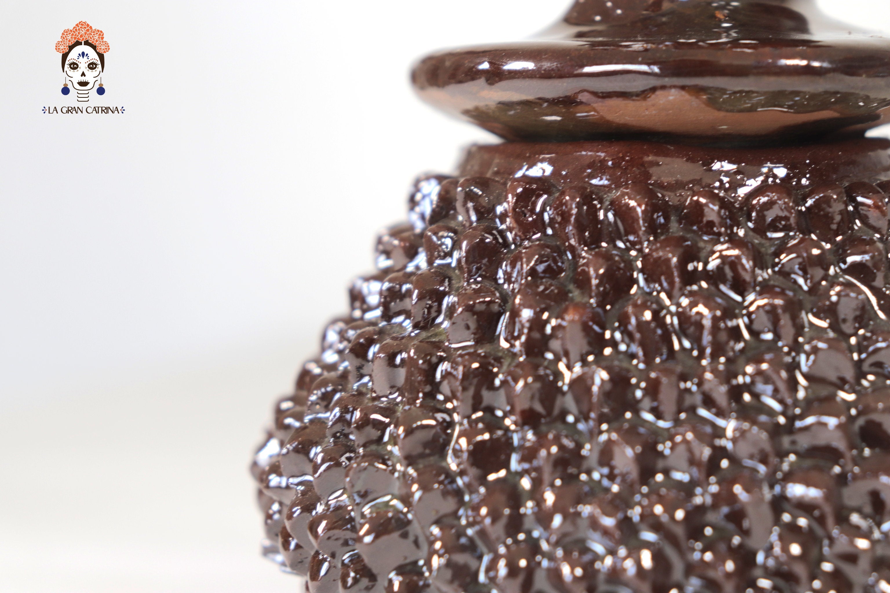 Brown Pineapple of dotted glazed clay - 7.7 in. Juan Gtz