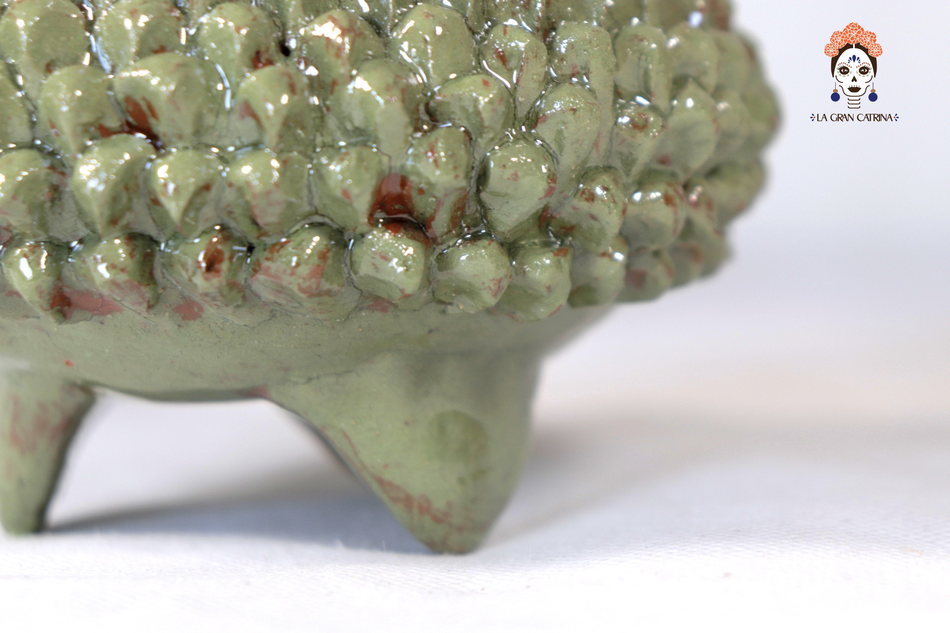 Glazed Clay Pineapple - Brick Pattern Green olive - 7.7 in. Juan Gtz