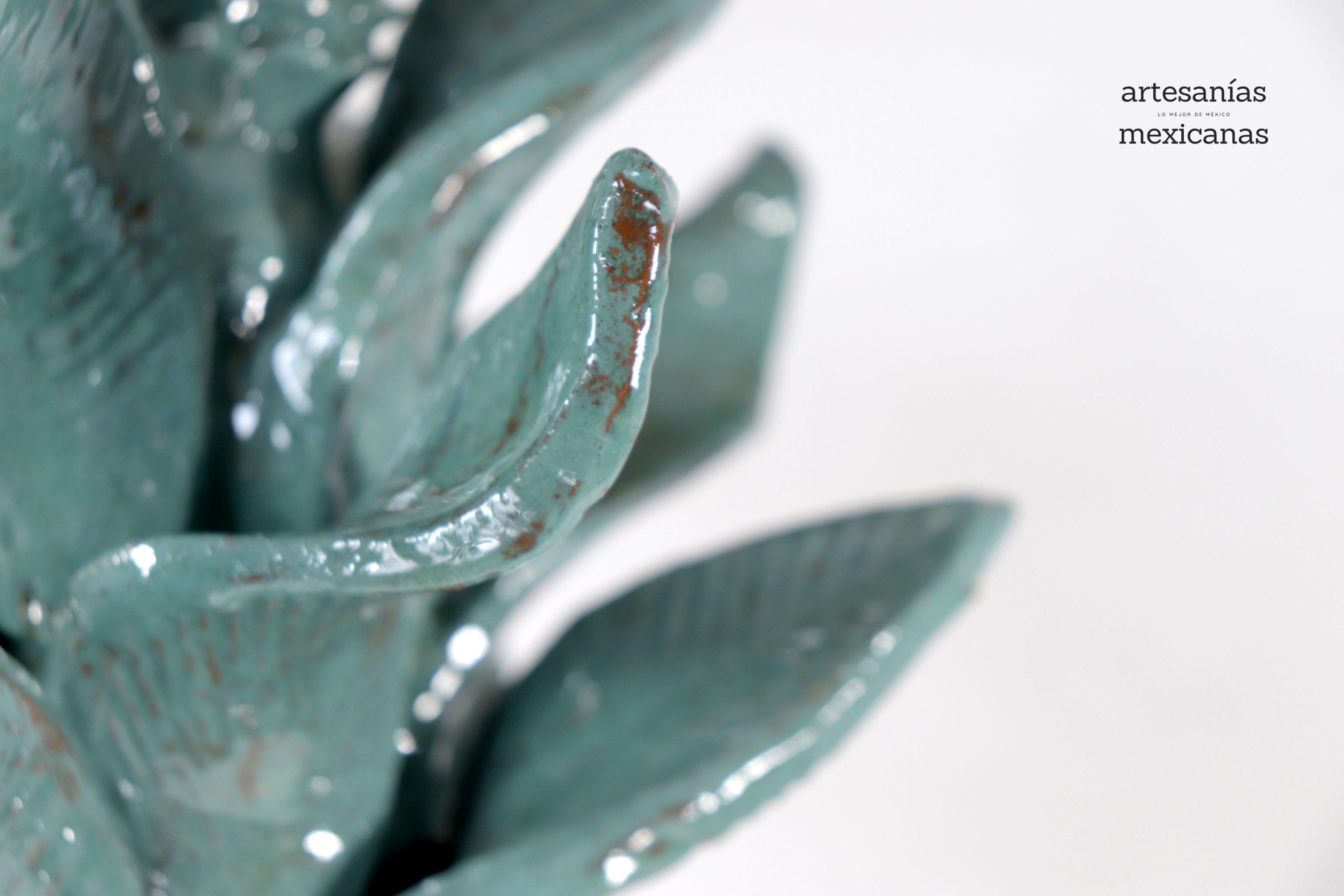 Turquoise Pineapple of tejido with Wavy Lid - 20 in. - Made to Order Juan Gtz