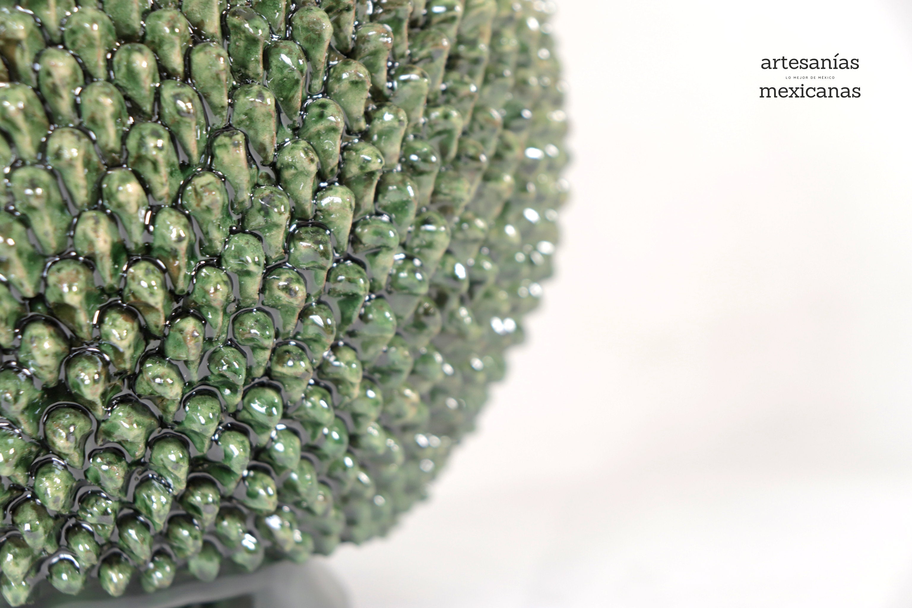 Pineapple with Spikes Green Wavy Lid - 20 in. - Made to Order Juan Gtz
