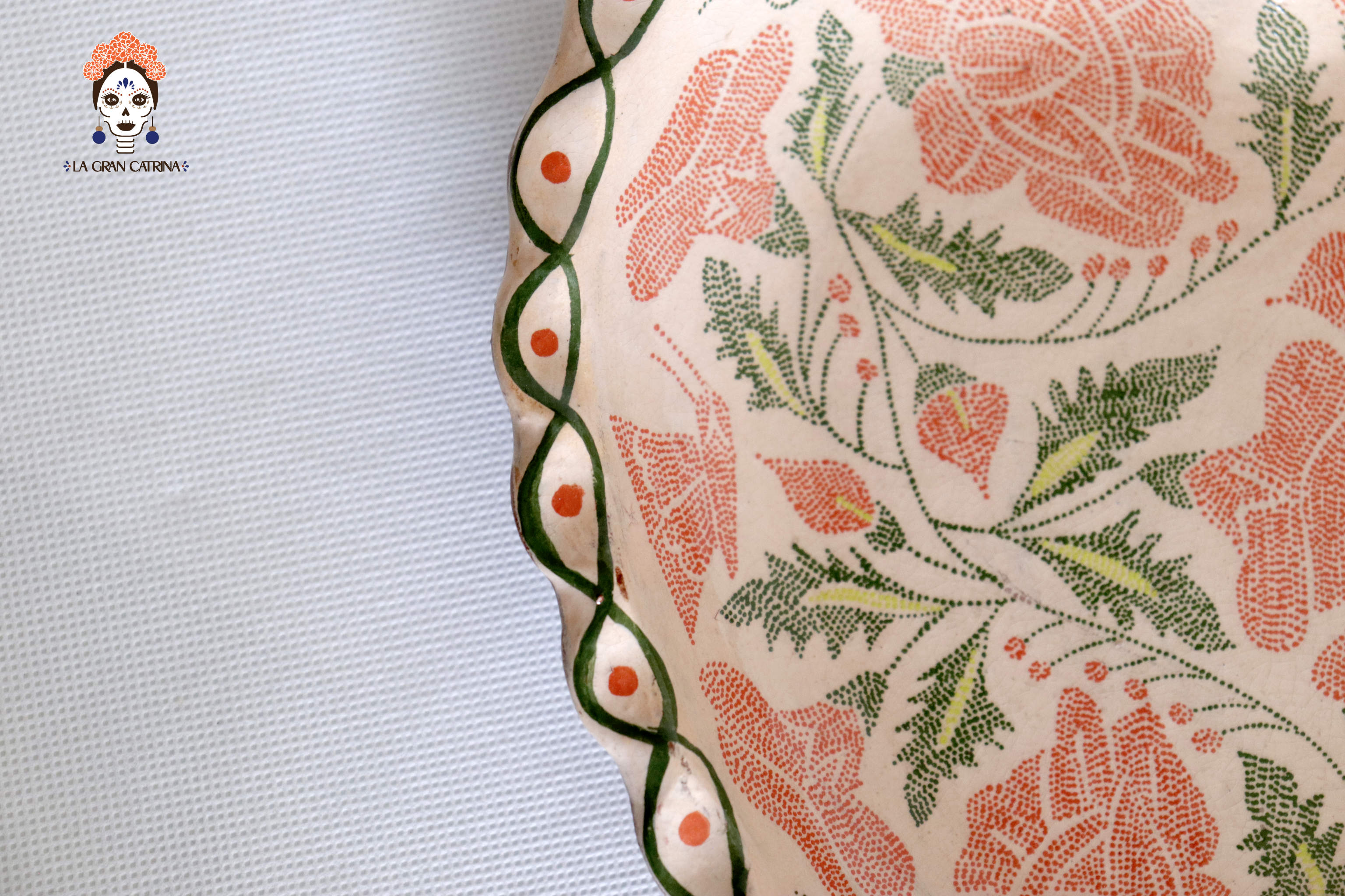 Plato hand-painted - Roses - 8.9 in. Punteado Capula