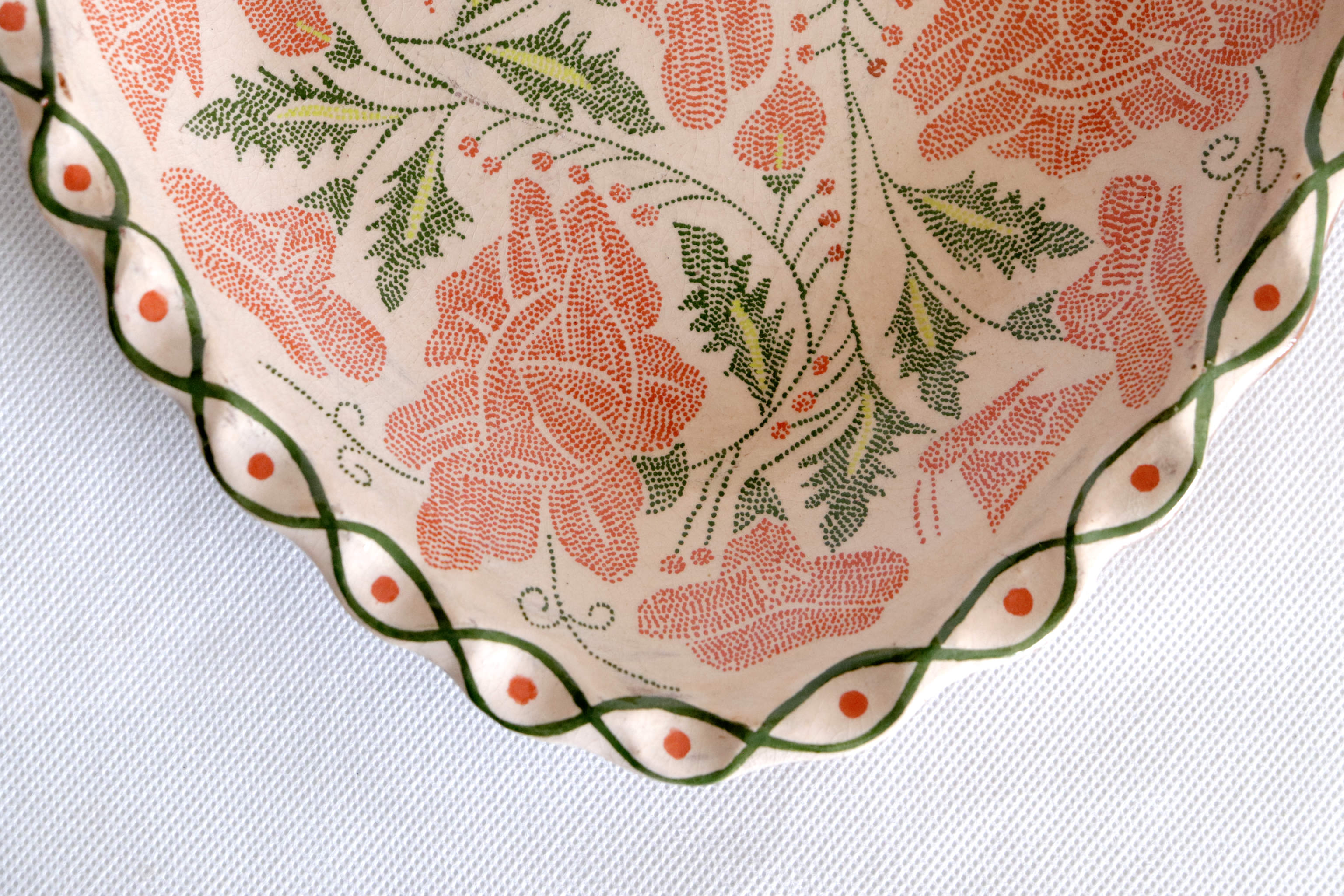 Plato hand-painted - Roses - 8.9 in. Punteado Capula
