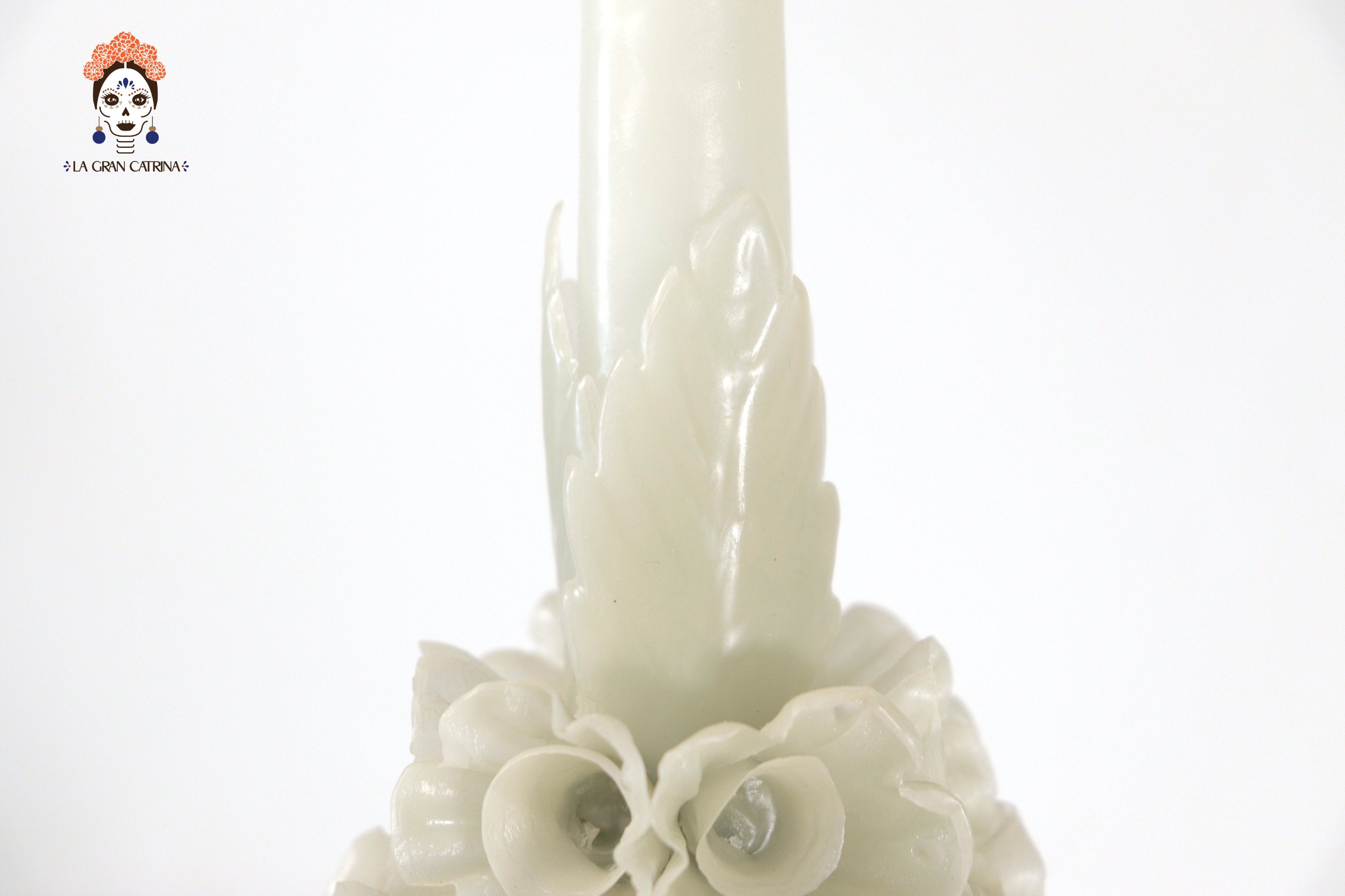 Sculpted Candle - Decorative Flowers White - 11 in. Viviana