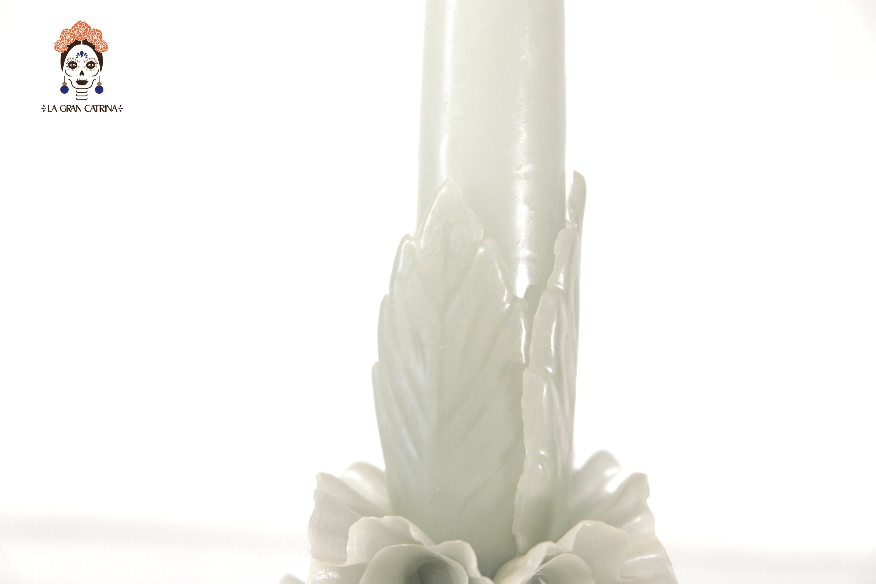 Sculpted Candle - Decorative Flowers White Olive - 11 in. Viviana