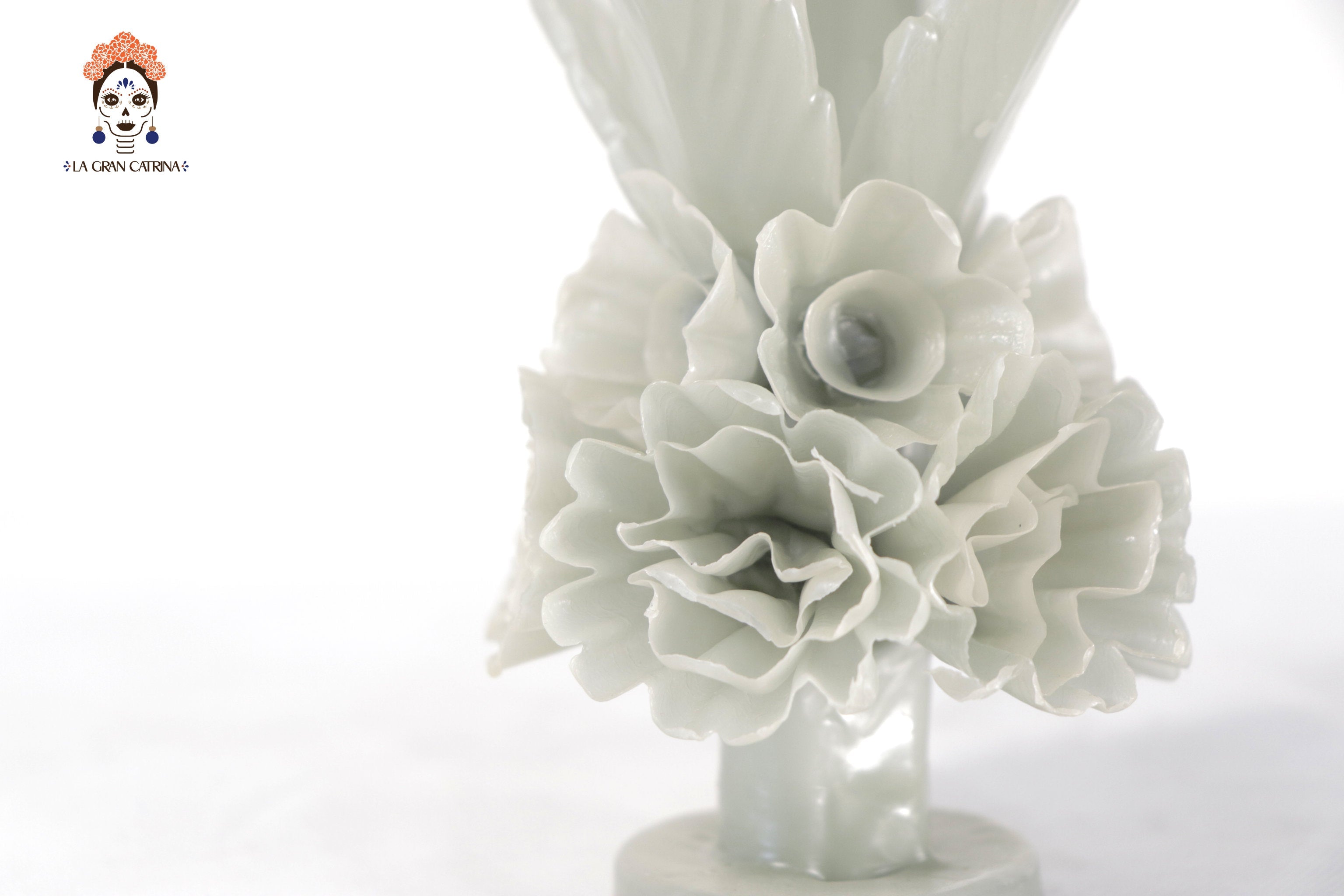 Sculpted Candle - Decorative Flowers White Olive - 11 in. Viviana