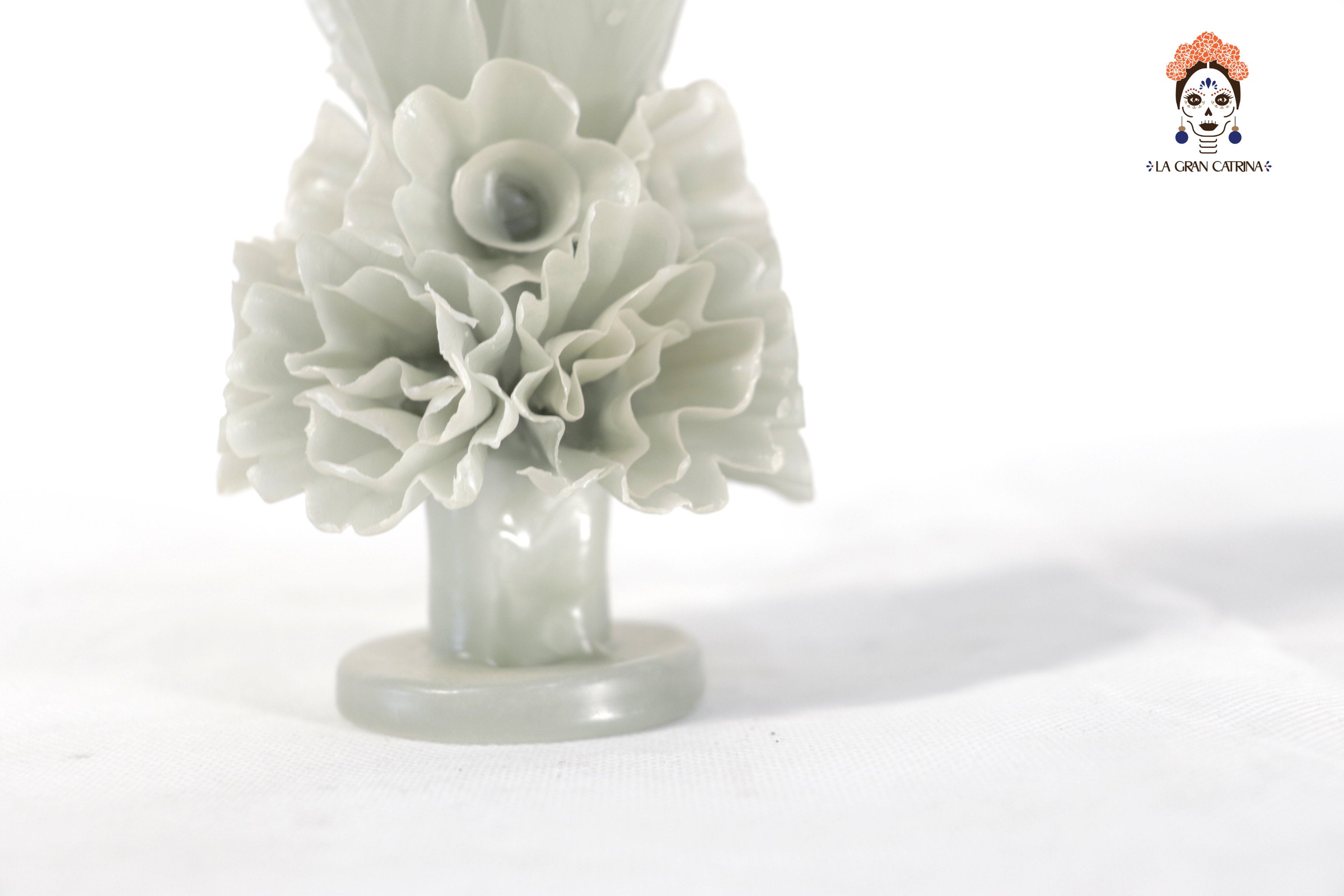 Sculpted Candle - Decorative Flowers White Olive - 11 in. Viviana
