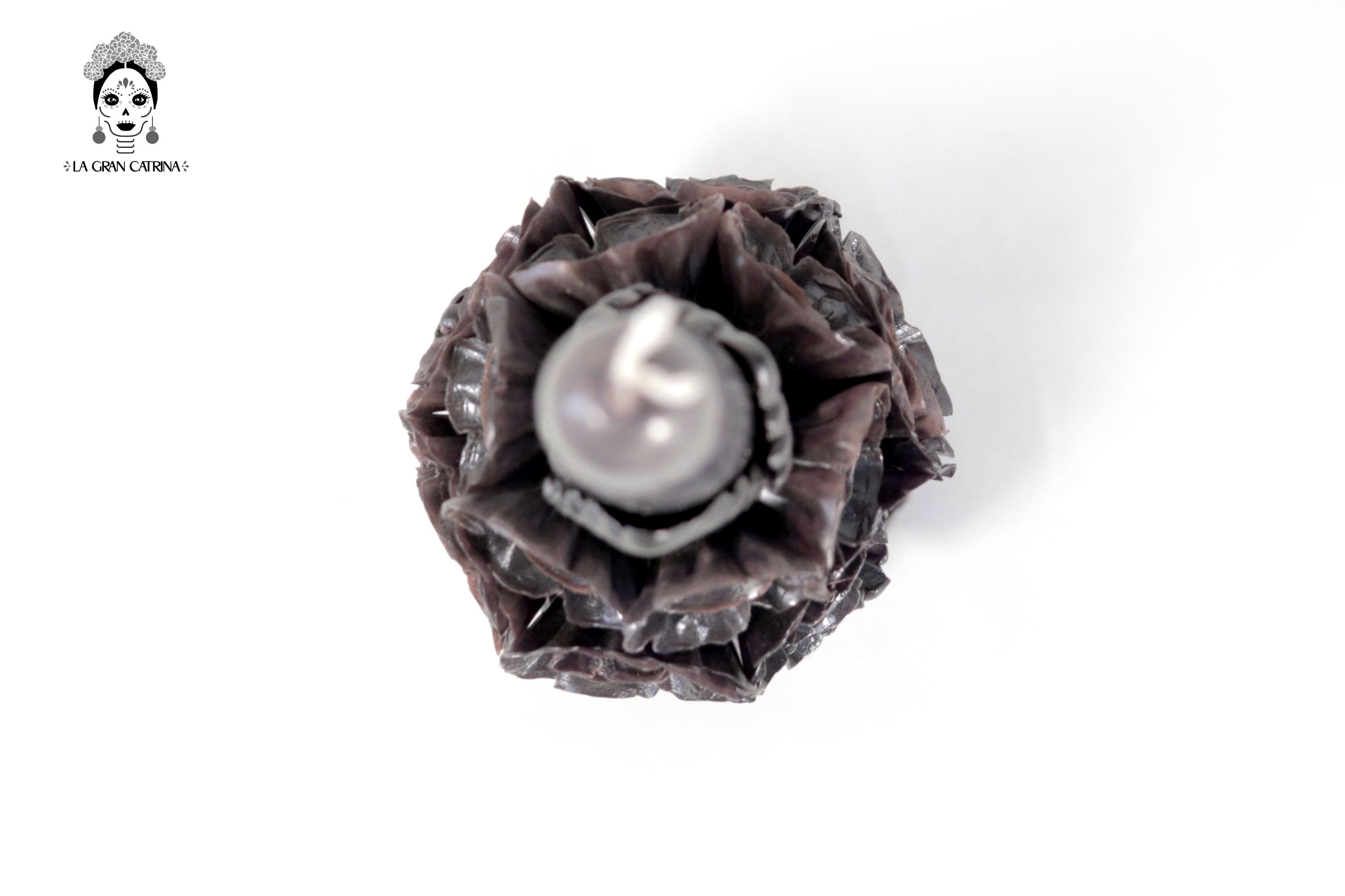 Sculpted Candle - Decorative Flowers Black - 11 in. Viviana