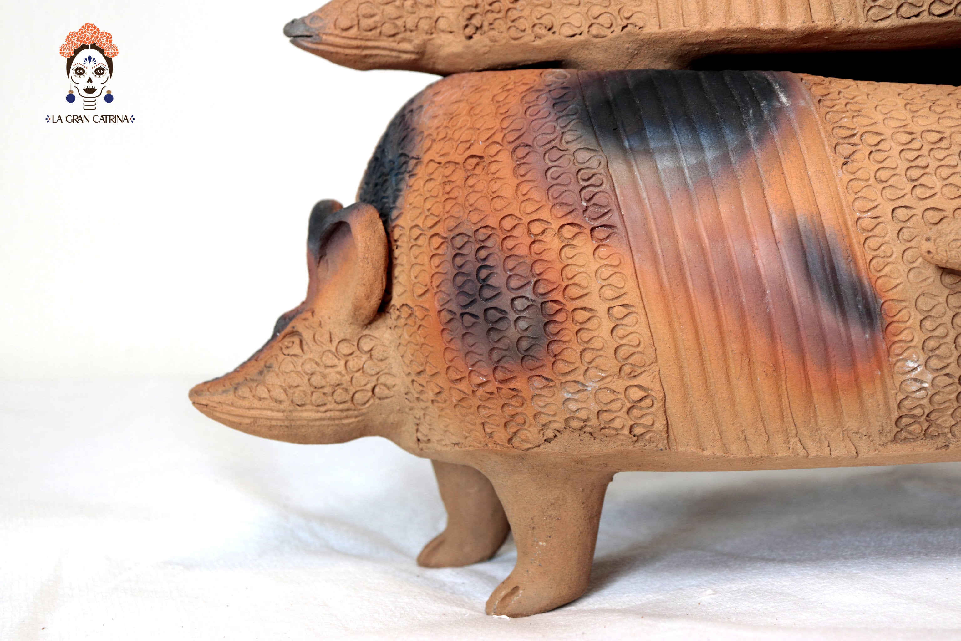 Tower of Armadillos of Natural Clay - 20.8 in. Zipiajo