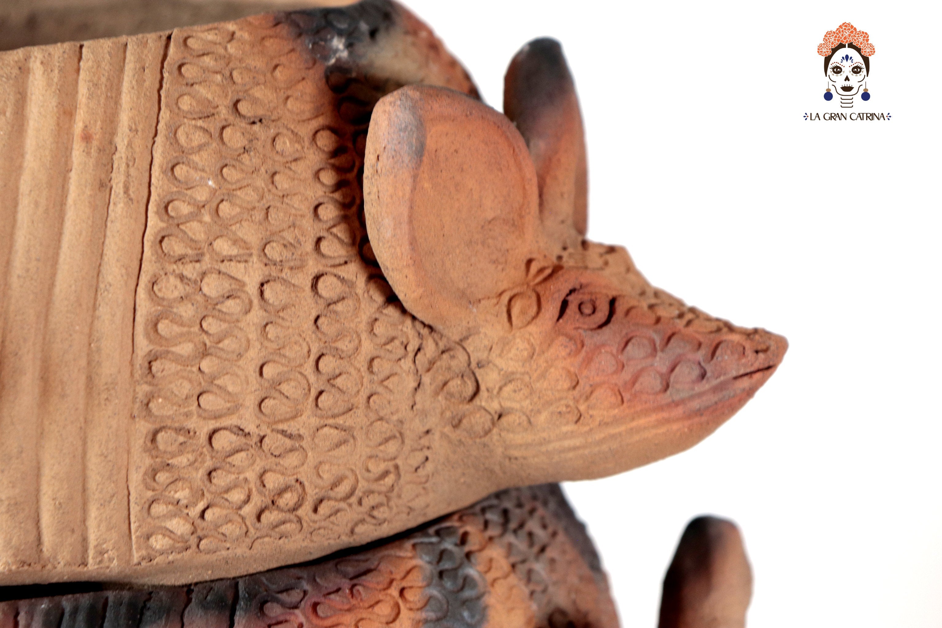Tower of Armadillos of Natural Clay - 20.8 in. Zipiajo
