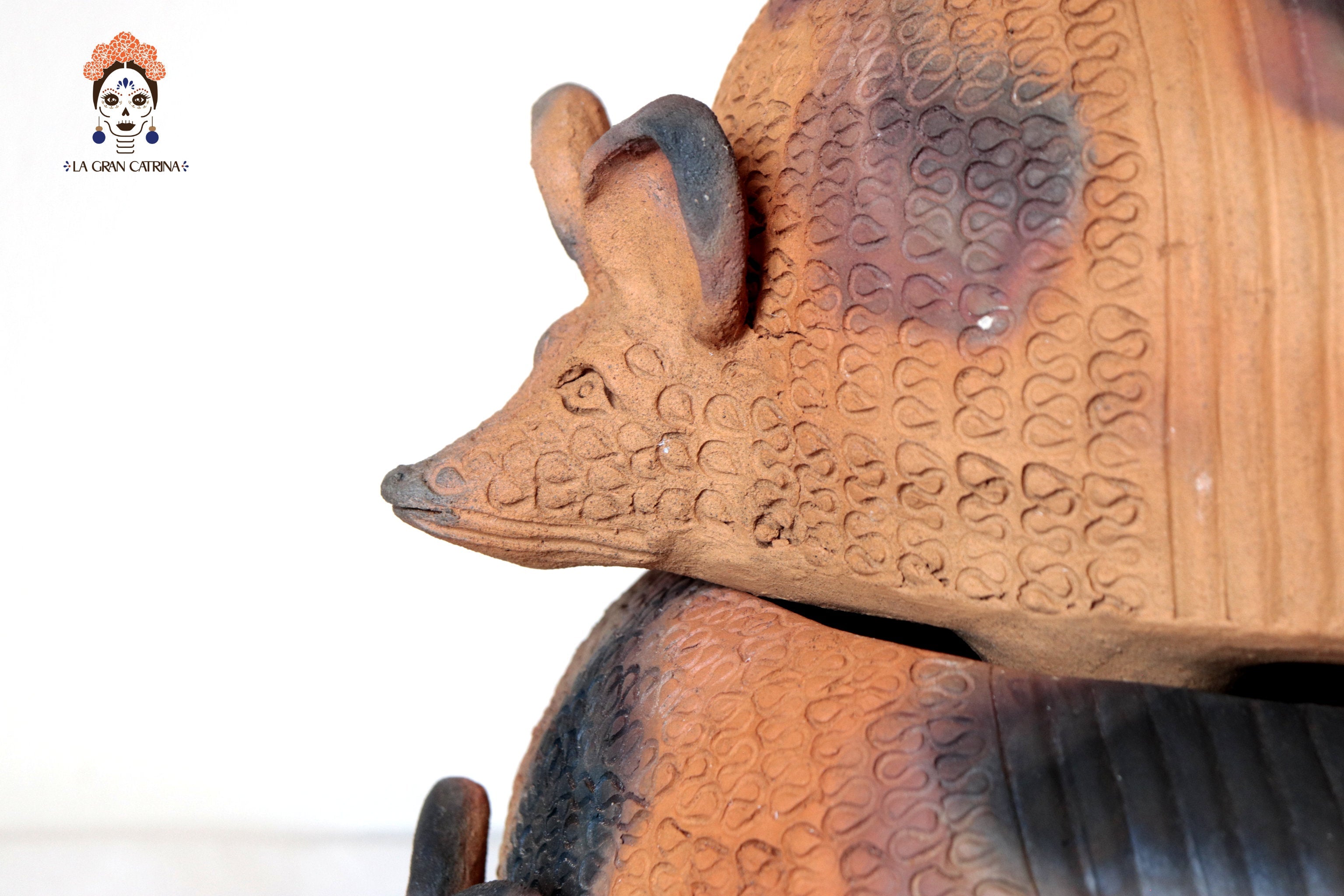 Tower of Armadillos of Natural Clay - 20.8 in. Zipiajo