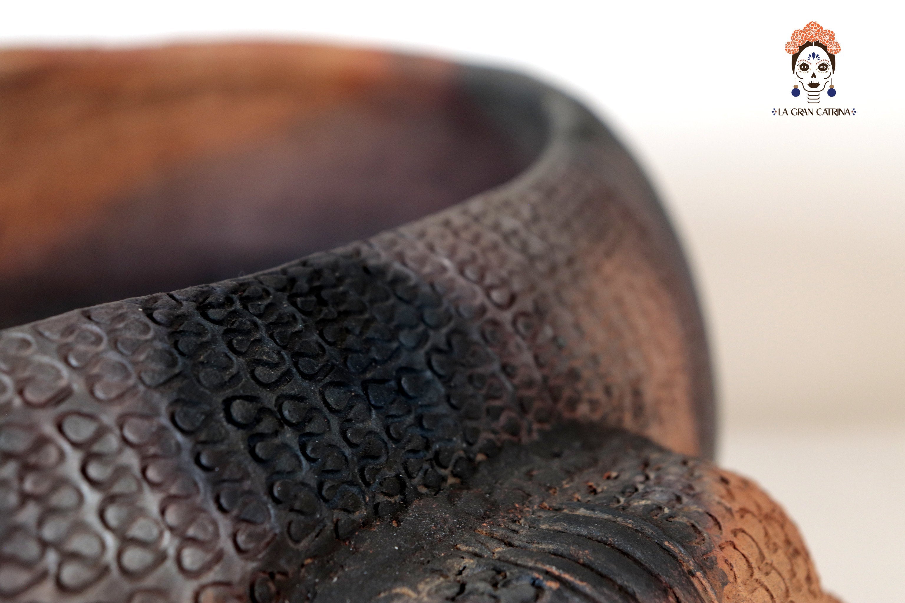 Armadillo of Natural Clay - 24.8 in. Zipiajo