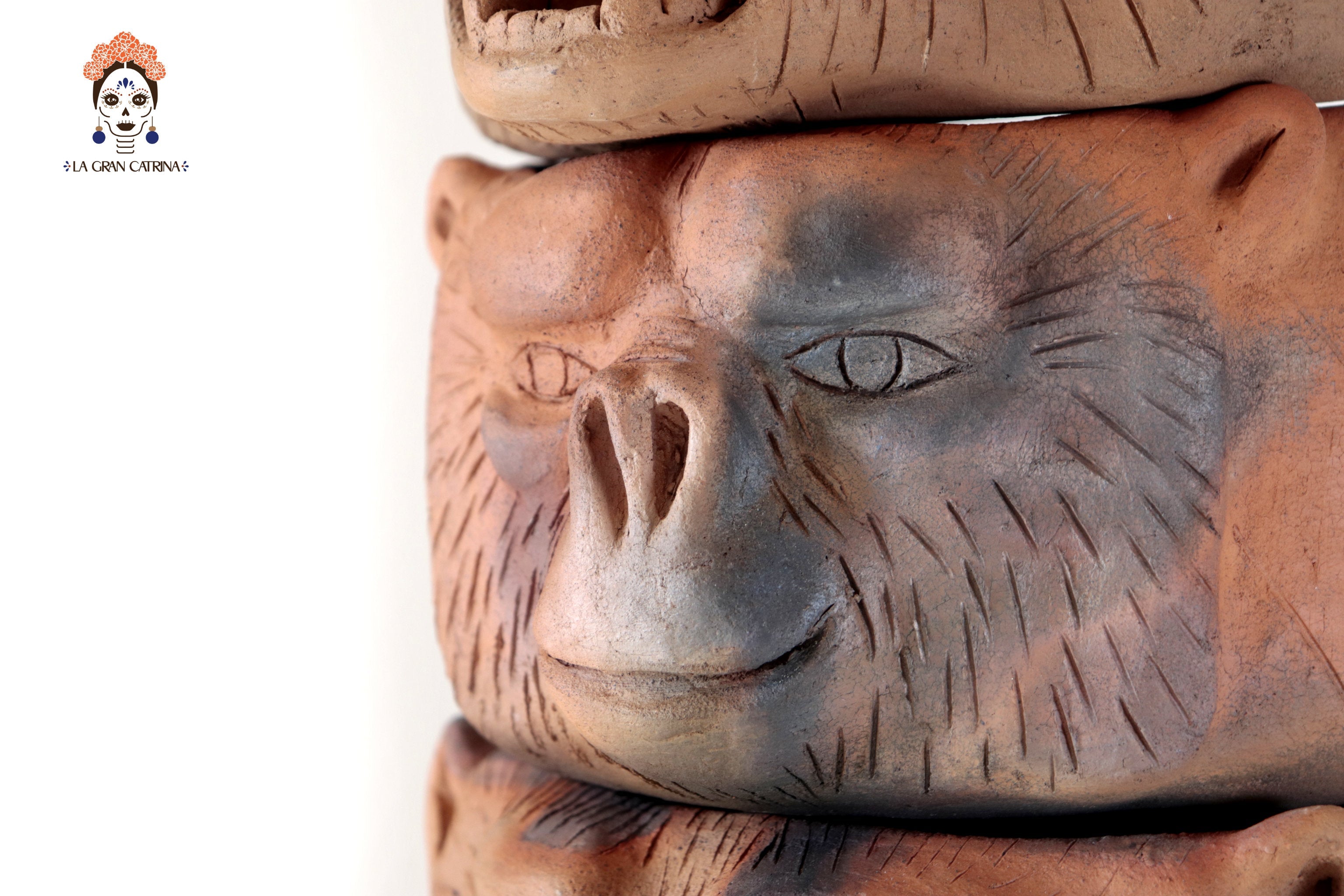Tower of Gorillas of Natural Clay - 31.4 in. Zipiajo