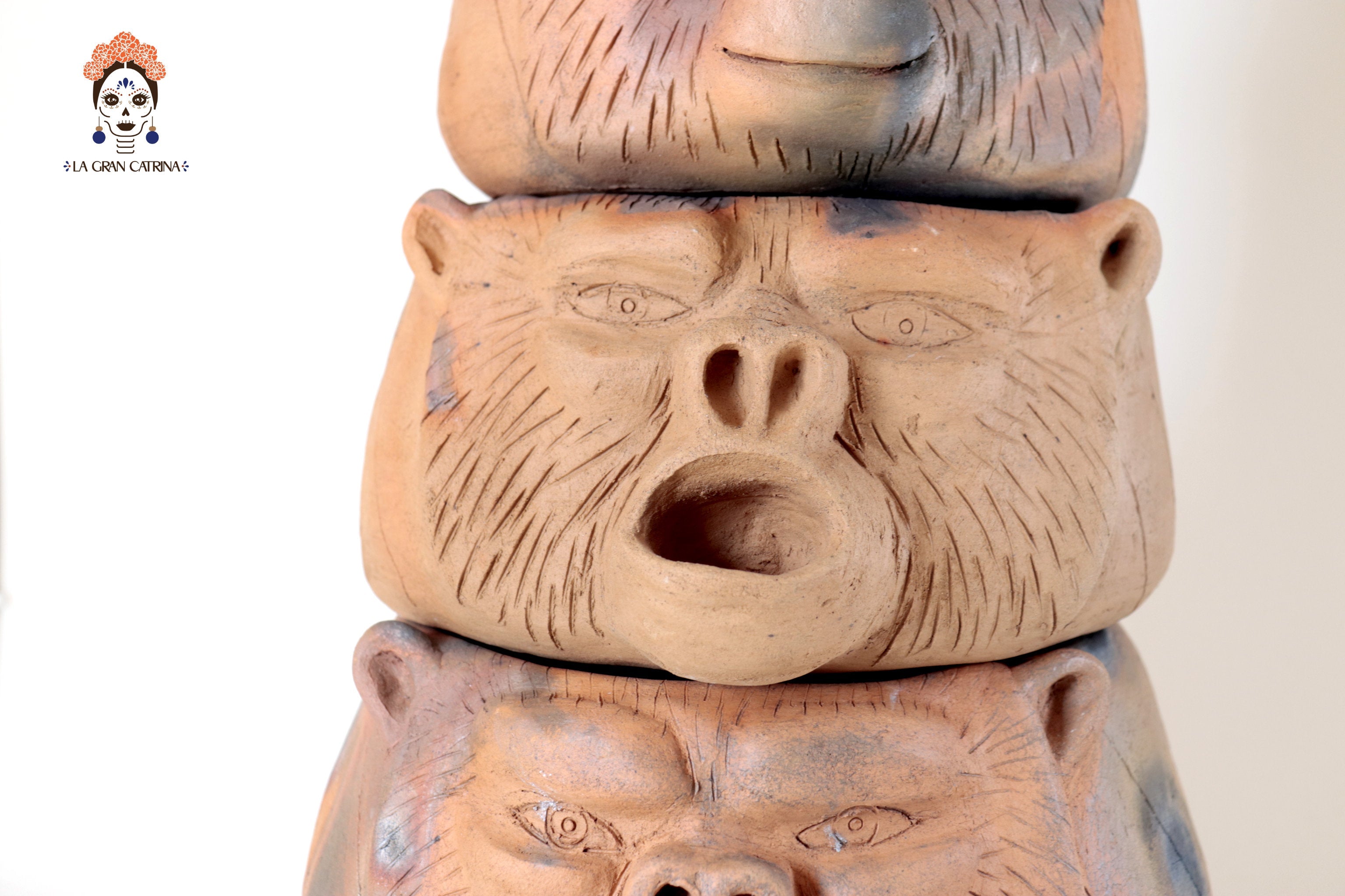 Tower of Gorillas of Natural Clay - 31.4 in. Zipiajo