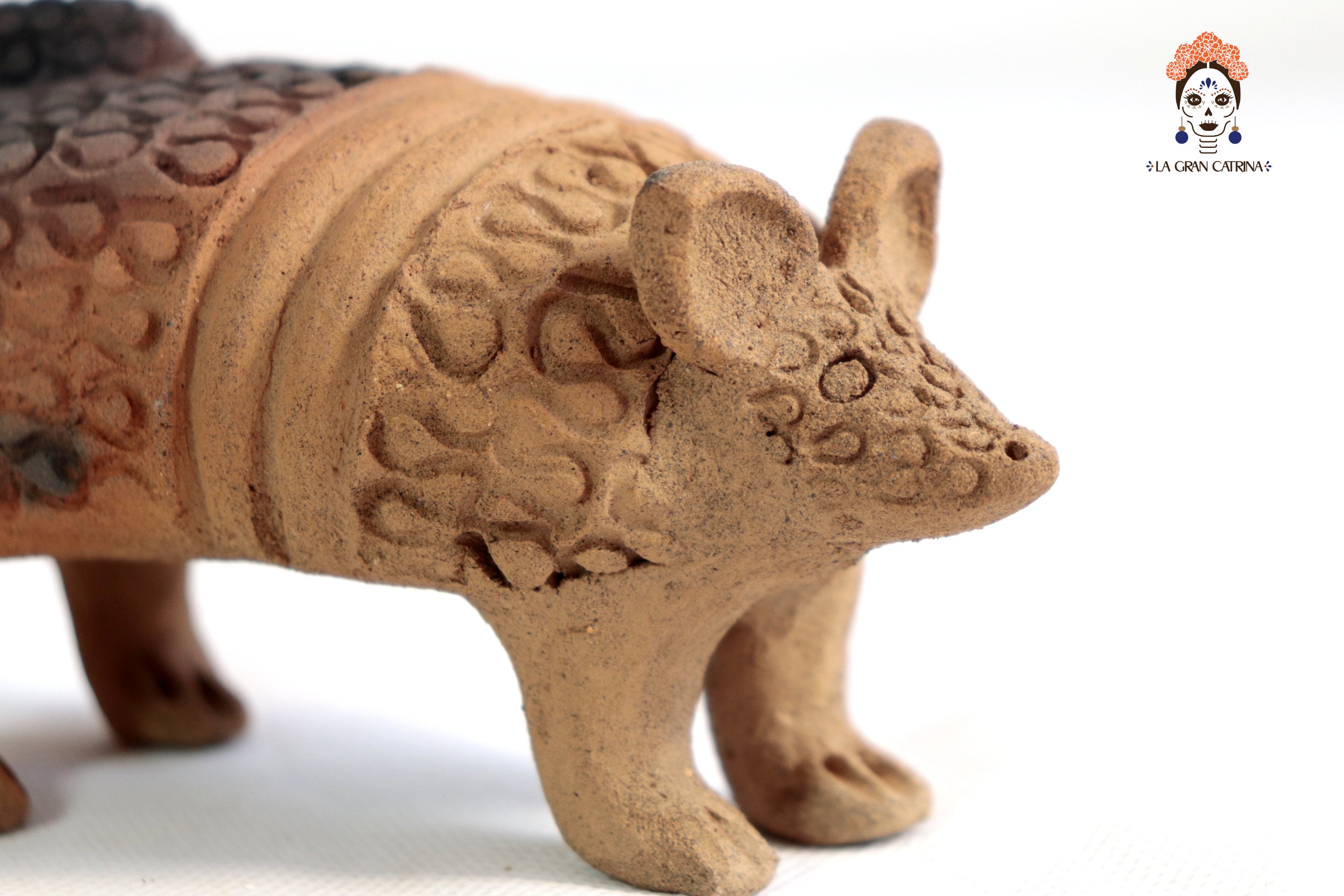 Armadillo with Young of Natural Clay - 11 in. Zipiajo